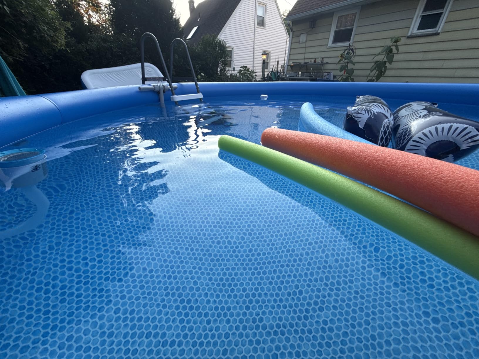 INTEX Easy Set 13ft x 33in Inflatable Ring Above Ground Pool Set with 530 GPH Cartridge Filter Pump and Type A Filter Cartridge Included customer photo 1