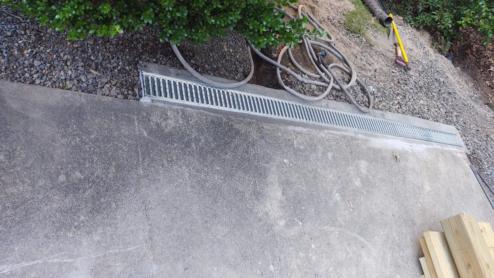 NDS Pro Series Channel Drain Kit, 5-1/2 in. X 39-3/8 in. Deep Profile Channel, Galv. Steel Grates, End Caps/Outlet, 5 in. customer photo 1