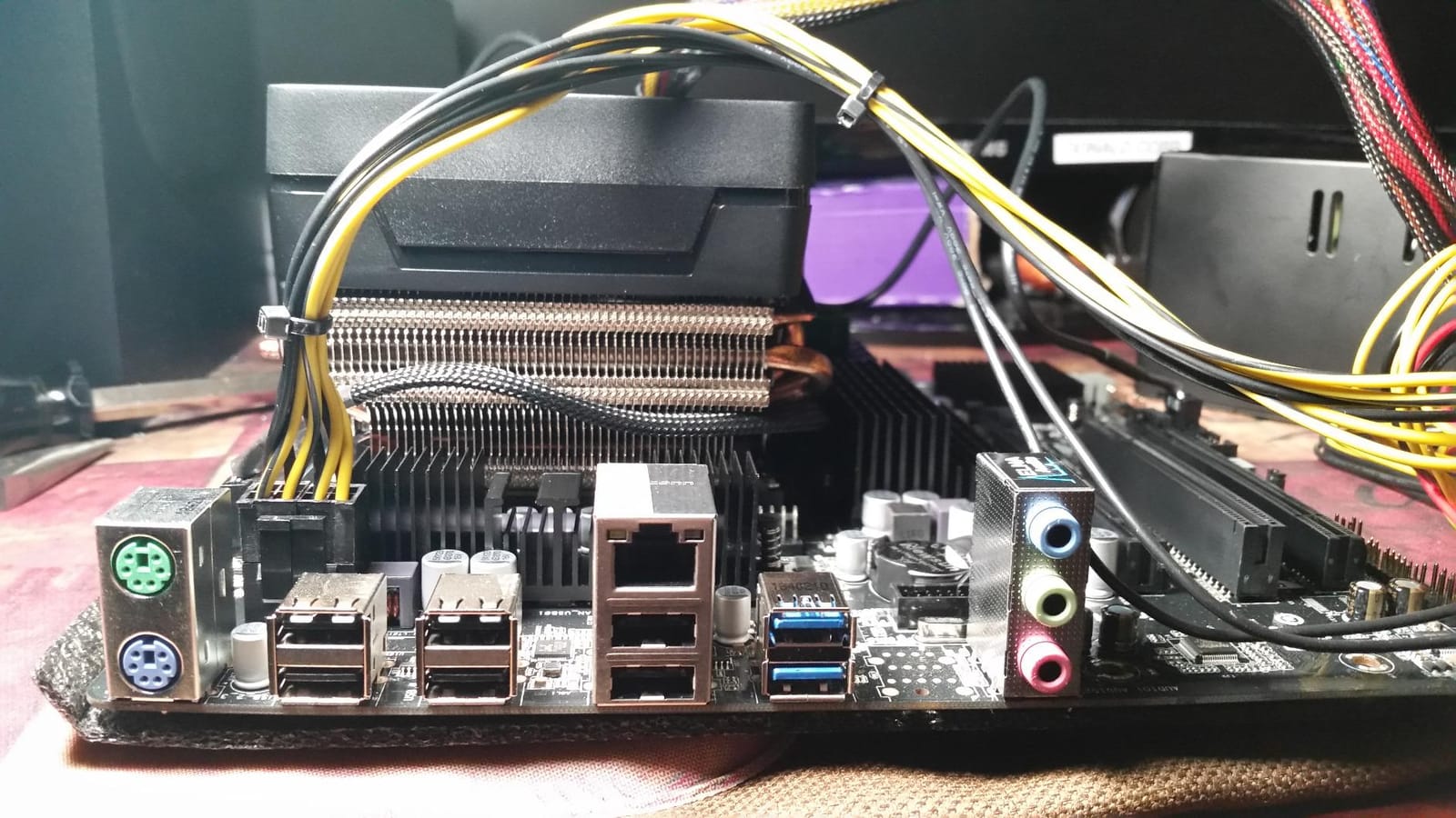 AMD CPU FD8350FRHKHBX FX-8350 8Core AM3 16MB 4200MHz 125W with Wraith Cooler Retail customer photo 2
