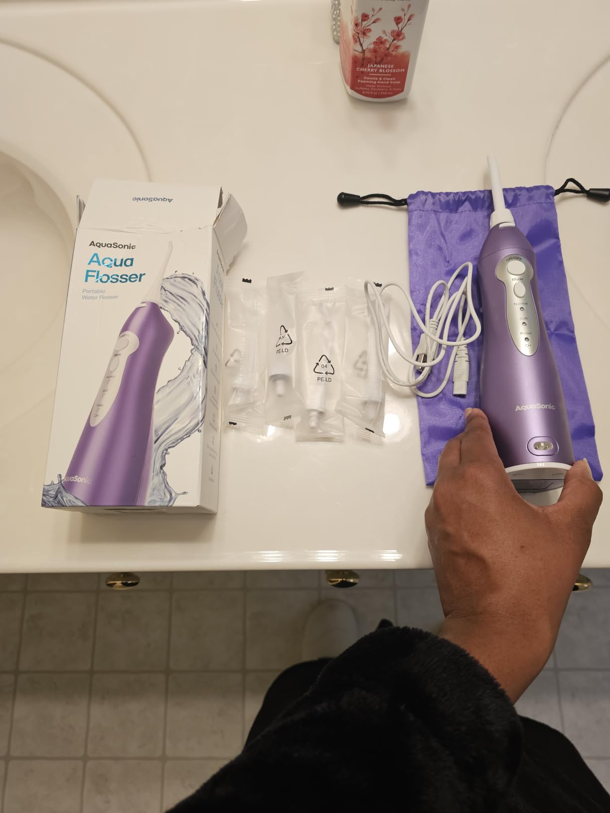 AquaSonic Aqua Flosser - Cordless Rechargeable Water Flosser for Teeth - Waterproof, Portable Oral Irrigator for Dental Cleaning with 5 Jet Tips - Braces Home Travel customer photo 1