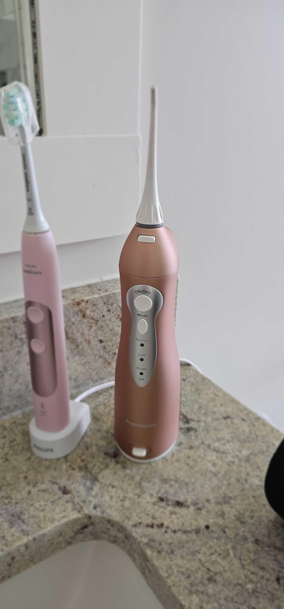 AquaSonic Aqua Flosser Water Flosser, ADA Accepted, White customer photo 2