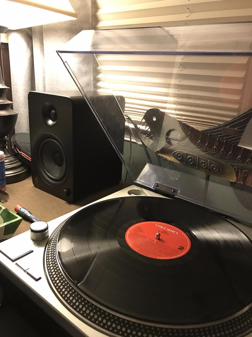 Kanto YU6MW Powered Bookshelf Speakers with Bluetooth and Phono Preamp | Pair | Matte White customer photo 2