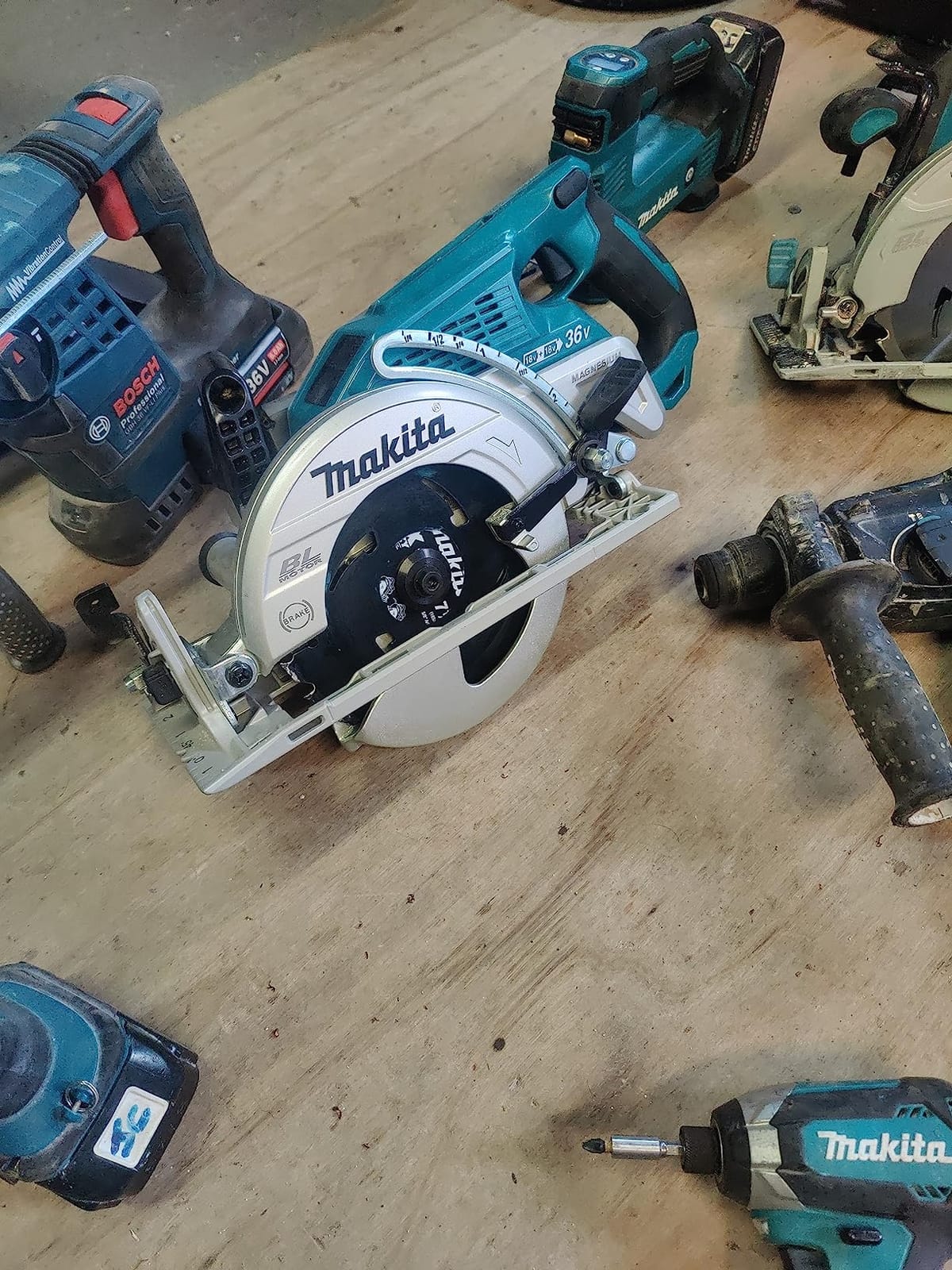 Makita XSR01Z 36V (18V X2) LXT Brushless Rear Handle 7-1/4
