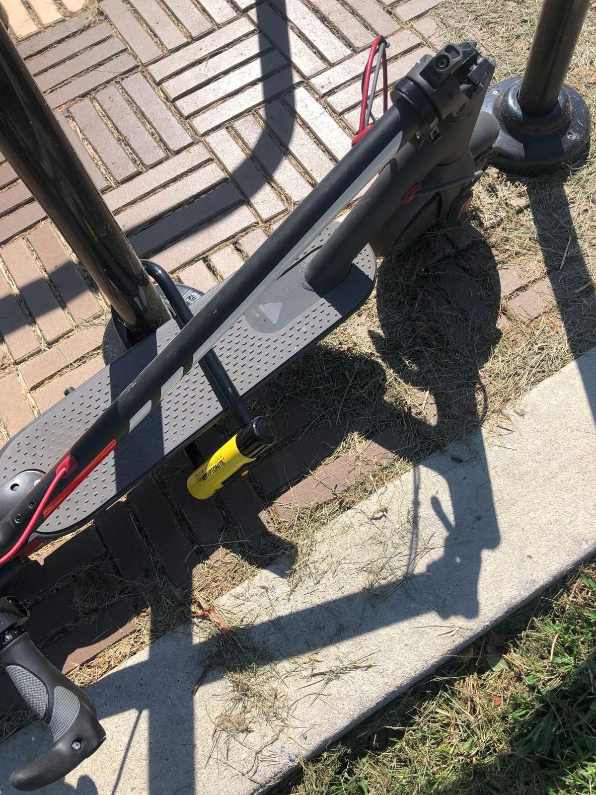 Kryptonite New York Long Shackle Bike U-Lock, Heavy Duty Anti-Theft Security Bicycle Lock Sold Secure Gold, 16mm Long Shackle with Keys, Ultimate Security Lock for Bicycles E-Bikes Scooters customer photo 1