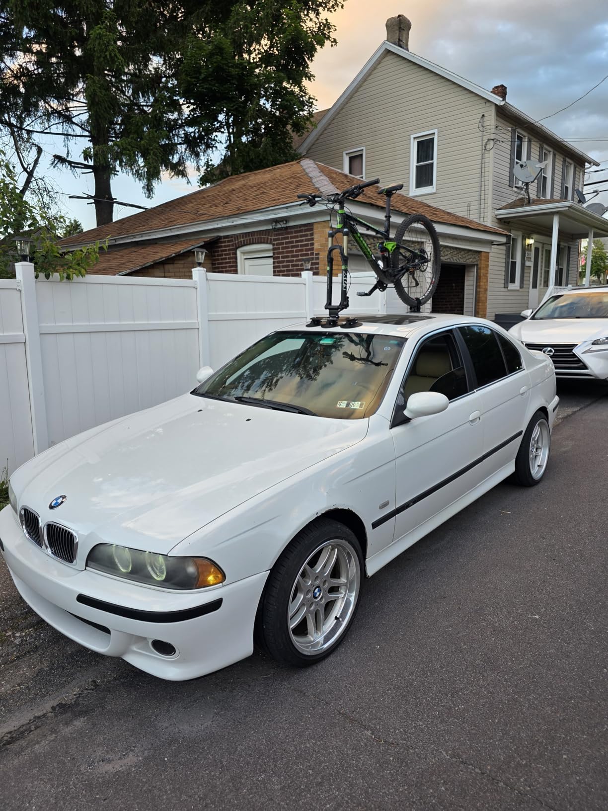 ROCKBROS Suction Cup Bike Rack Quick Release Aluminium Alloy for 1 Bike customer photo 2