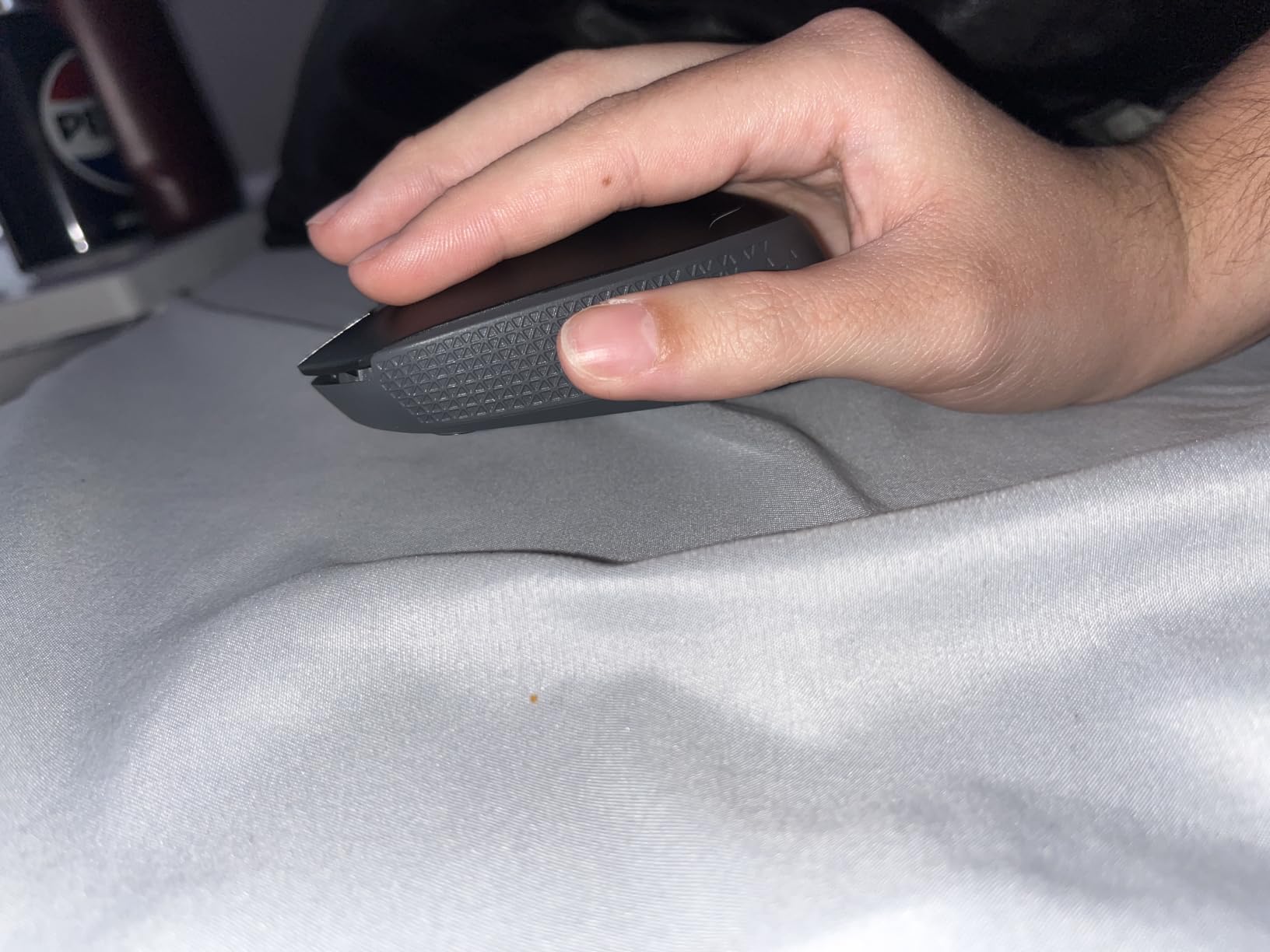Logitech M170 Compact Ambidextrous 2.4 GHz Wireless Mouse - Black customer photo 2