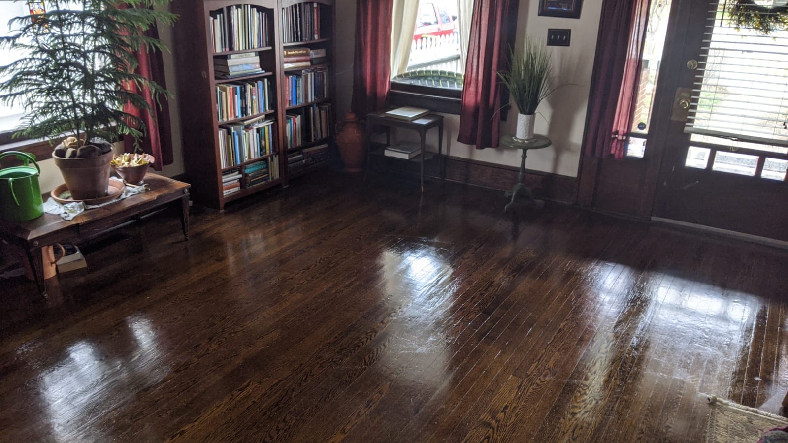 Weiman Wood Floor Polish and Restorer - 32 Ounce - High-Traffic Hardwood Floor, Natural Shine, Removes Scratches, Leaves Protective Layer, Packaging May Vary customer photo 2
