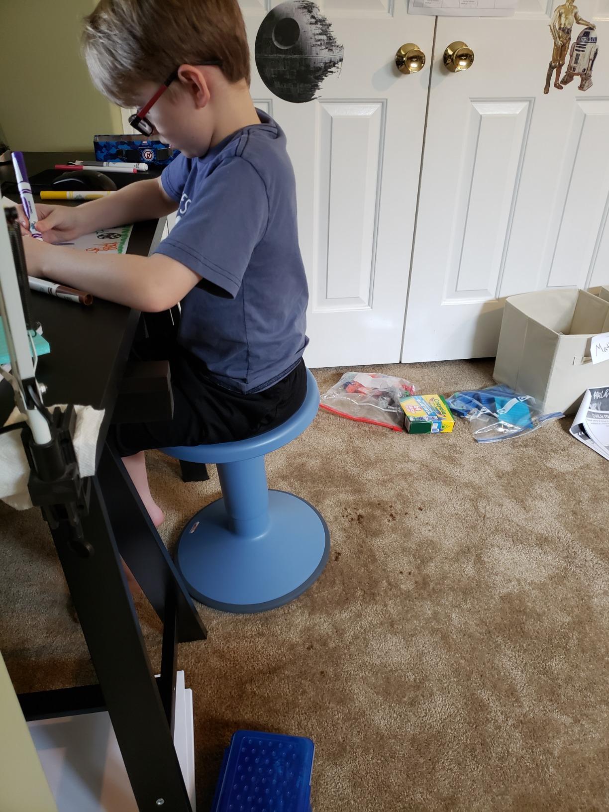 ECR4Kids SitWell Wobble Stool, Adjustable Height, Active Seating, Grey | Durable plastic, GREENGUARD Gold Certified, 220 lb capacity, 15.7-21.7in height, fully assembled customer photo 2