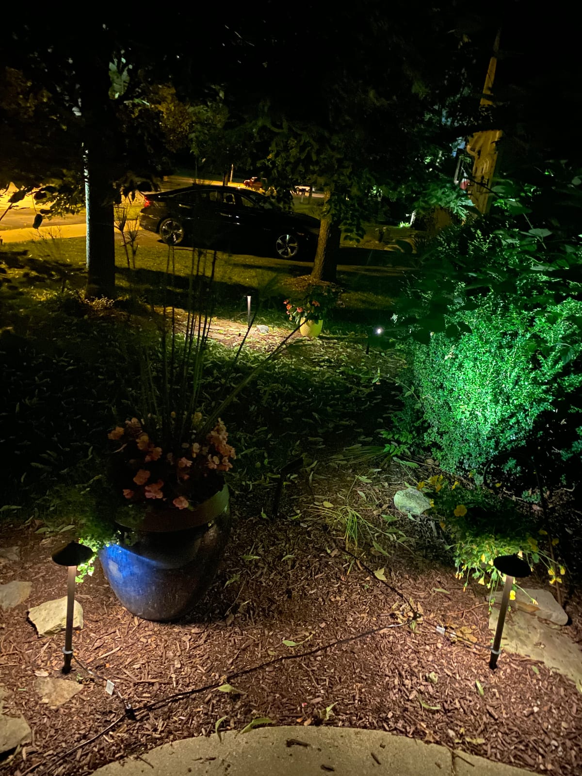 GOODSMANN 10 Pack Low Voltage Landscape Lighting Kit with 150W Transformer customer photo 2
