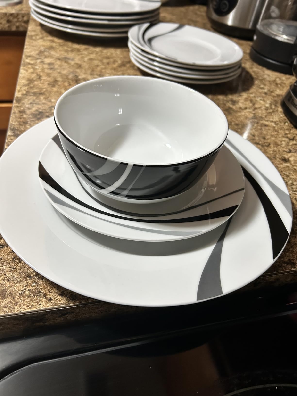 Amazon Basics 18-Piece Complete Kitchen Dinnerware Set, Microwave and Dishwasher Safe, Plates, Dishes, Bowls, Swirl, Heat Resistant, Service for 6, Everyday Use customer photo 1