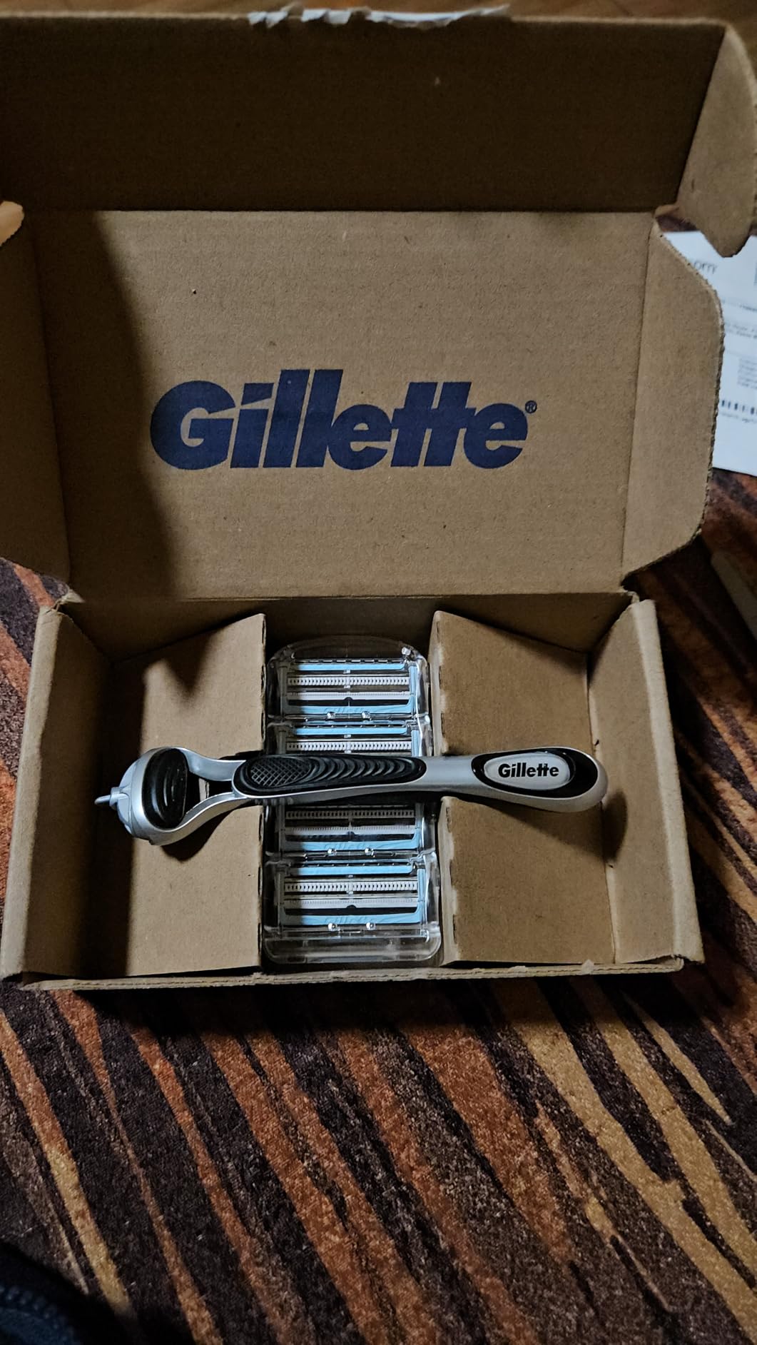 Gillette SkinGuard Razors, 1 Gillette Razor, 4 Razor Blade Refills, Designed for Men with Skin Irritation, Razor Bumps, and Sensitive Skin customer photo 2