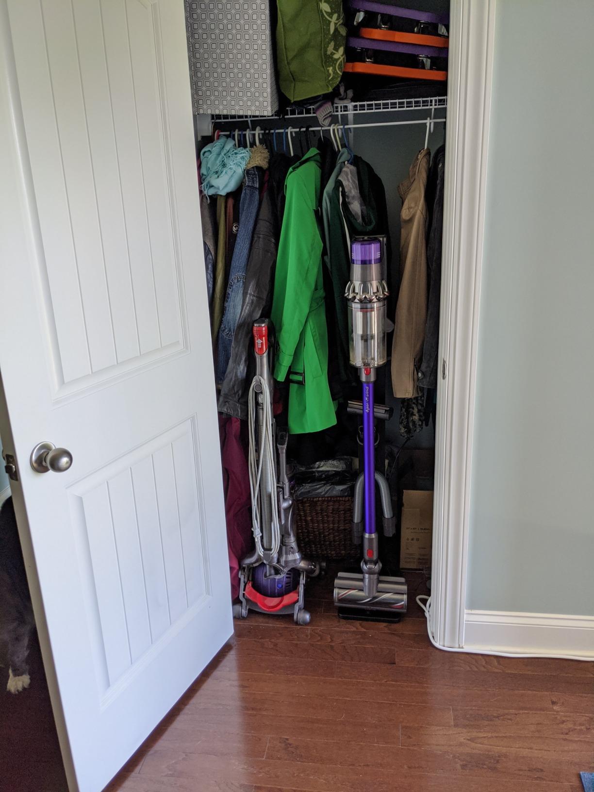 Dyson V11 Animal Cordless Vacuum Cleaner, Purple customer photo 1