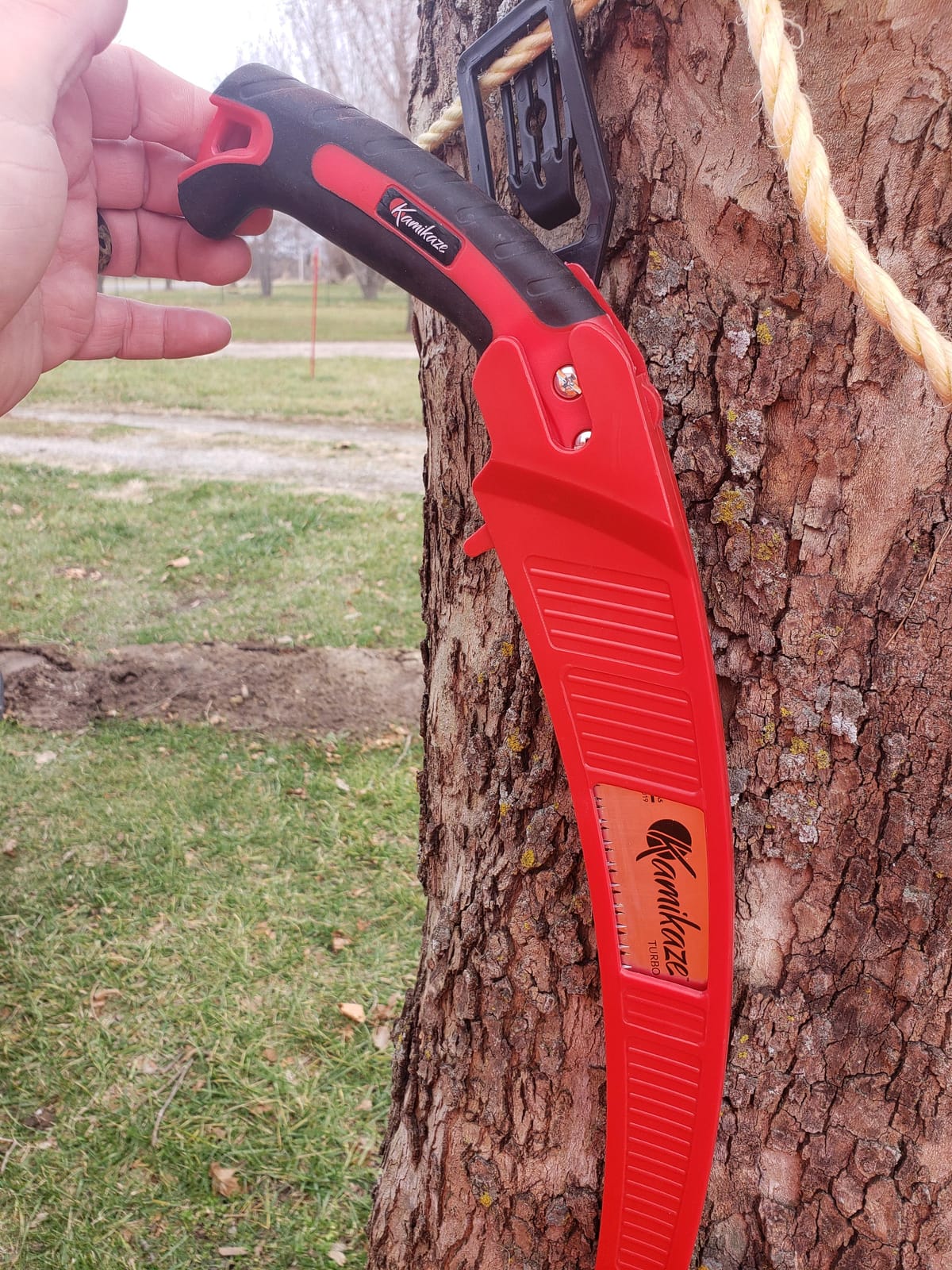 EZ Kut Kamikaze Saw Curved Blade with Scabbard - 19.3 Inch Heavy Duty Pruning - Carbon Hardened Steel Japanese Technology- Best Pruning Saw for Tree Trimming customer photo 2