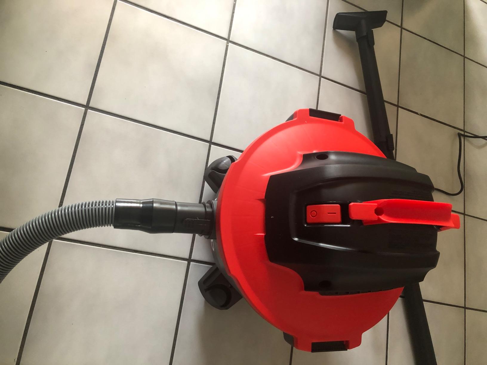 RIDGID 62698 RT0600 NXT 6-Gal. Wet Dry Shop Vacuum with Casters, 4.25 Peak HP Motor, and Pro Locking Hose, Dark Gray and Red customer photo 1