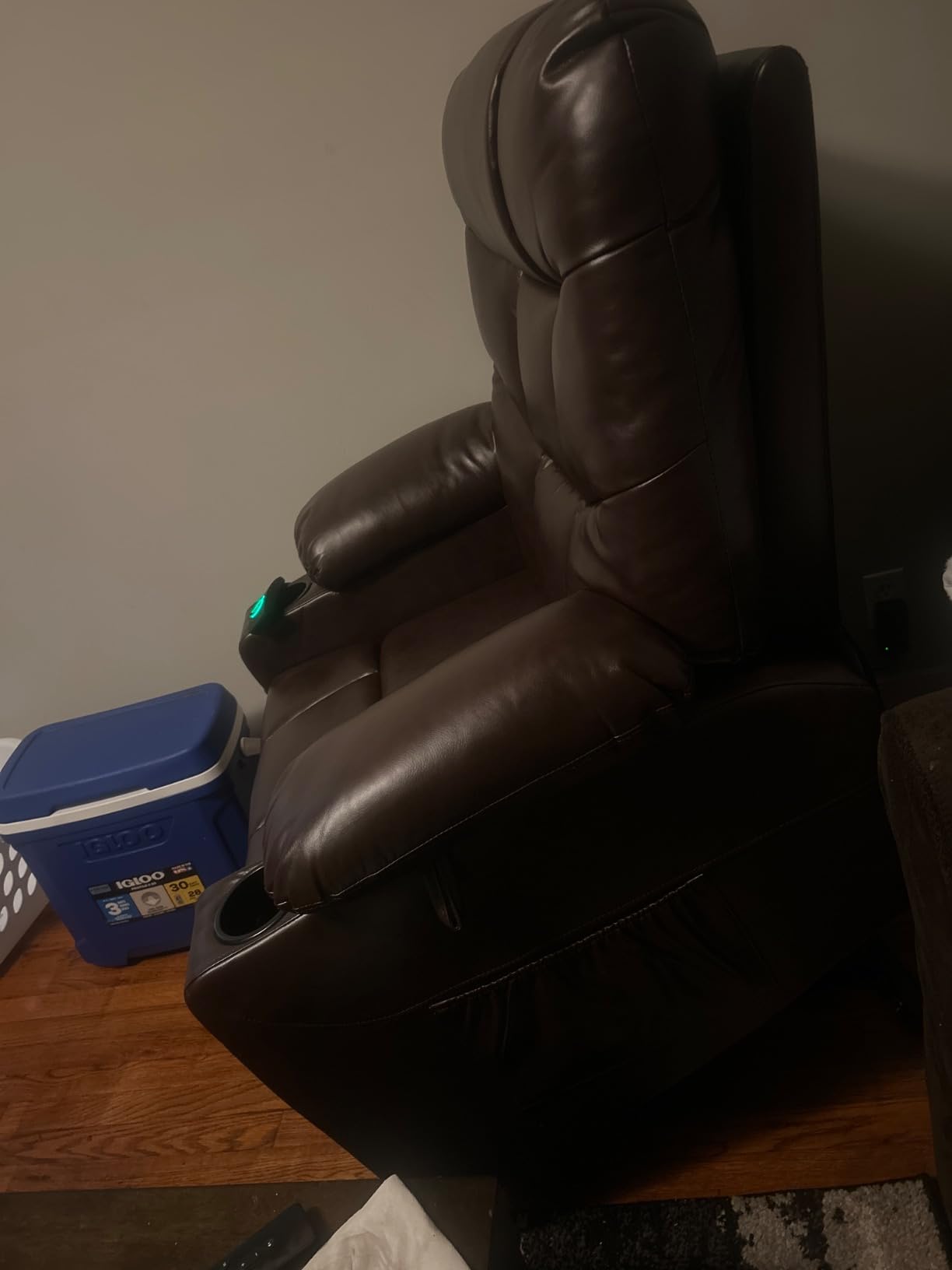 MCombo Power Lift Recliner Chair, Leather 7287 (Dark Brown, Medium) customer photo 1