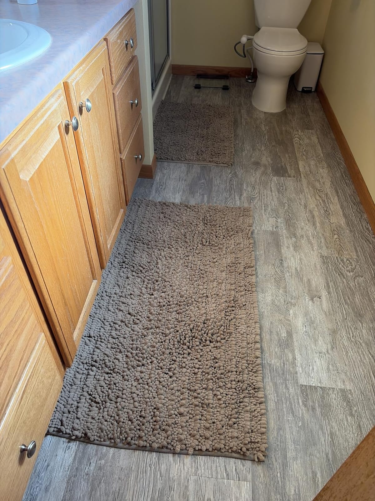 Yimobra Bathroom Rugs Non-Slip Washable, Extra Soft and Absorbent Chenille Bath Mat, Quick-Dry Plush Shaggy Floor and Vanity Bath Rugs for Tub and Shower, 24 x 17, Grey customer photo 2