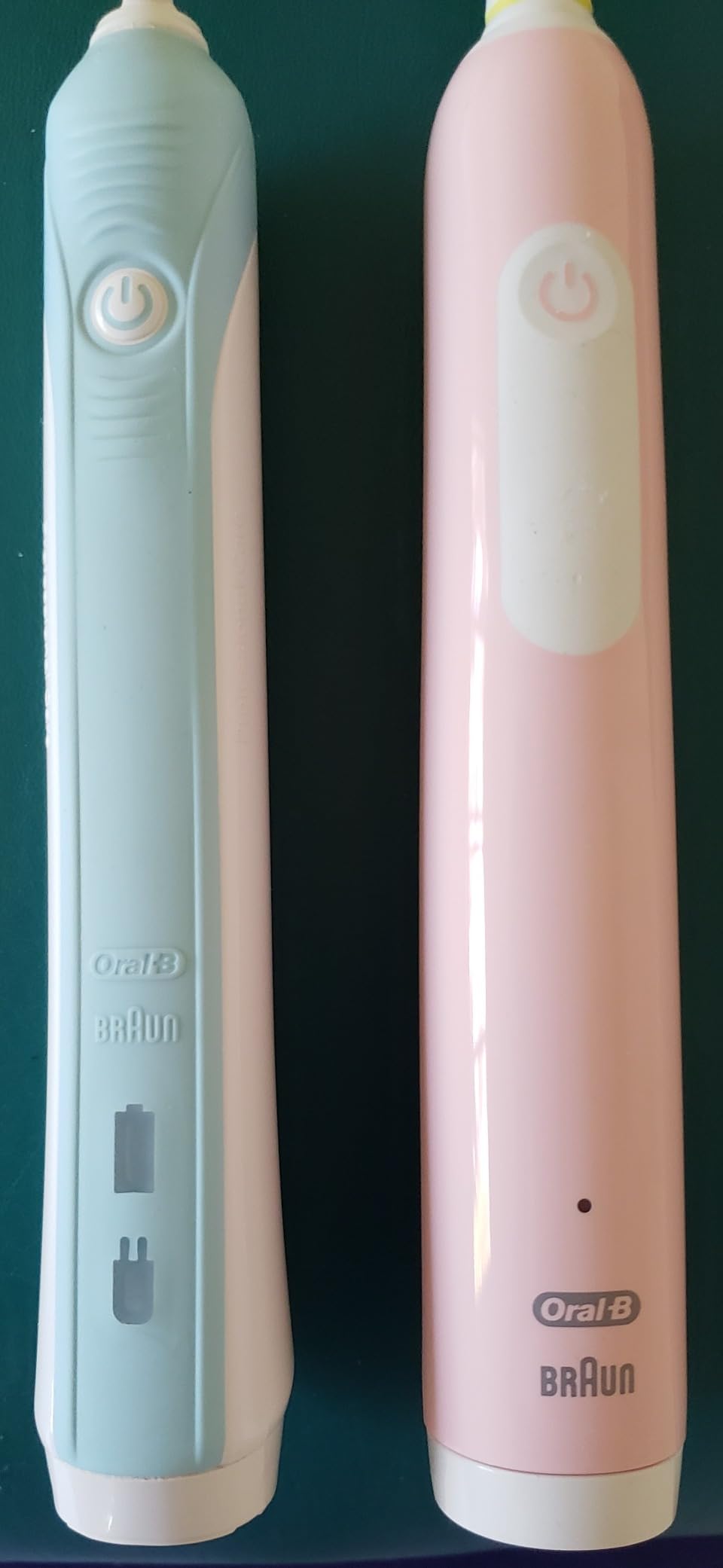 Oral-B Pro 1000 Rechargeable Electric Toothbrush, Pink customer photo 2