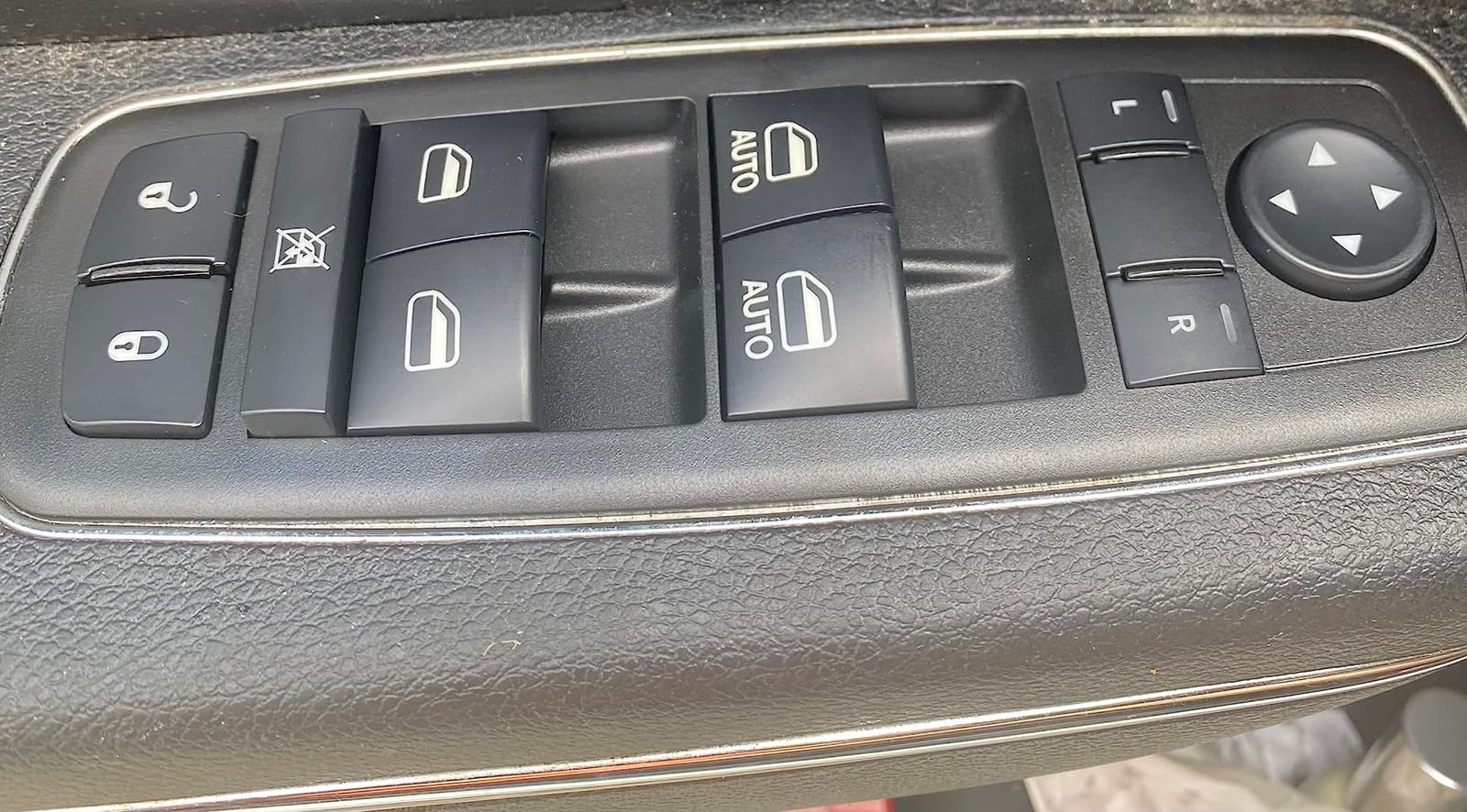 Power Master Window Switch Driver Side Control Button Compatible with 2015-2017 Chrysler 200, 2011-2020 Chrysler 300, 2011-2019 Dodge Charger, 16-2022 Ram 1500 2500 3500, 2011-2021 Jeep Grand Cherokee customer photo 2