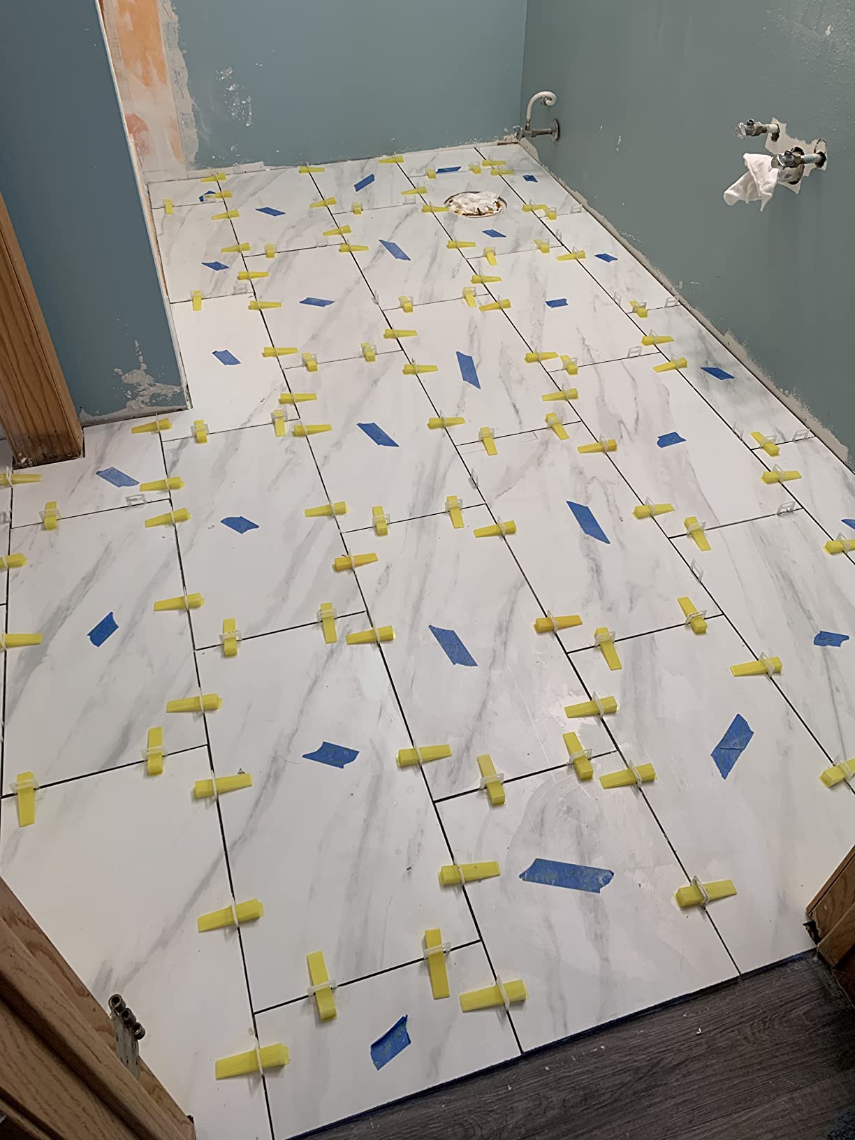 DGSL Tile Leveling System with Plier, 300 Tile Spacers 1/8