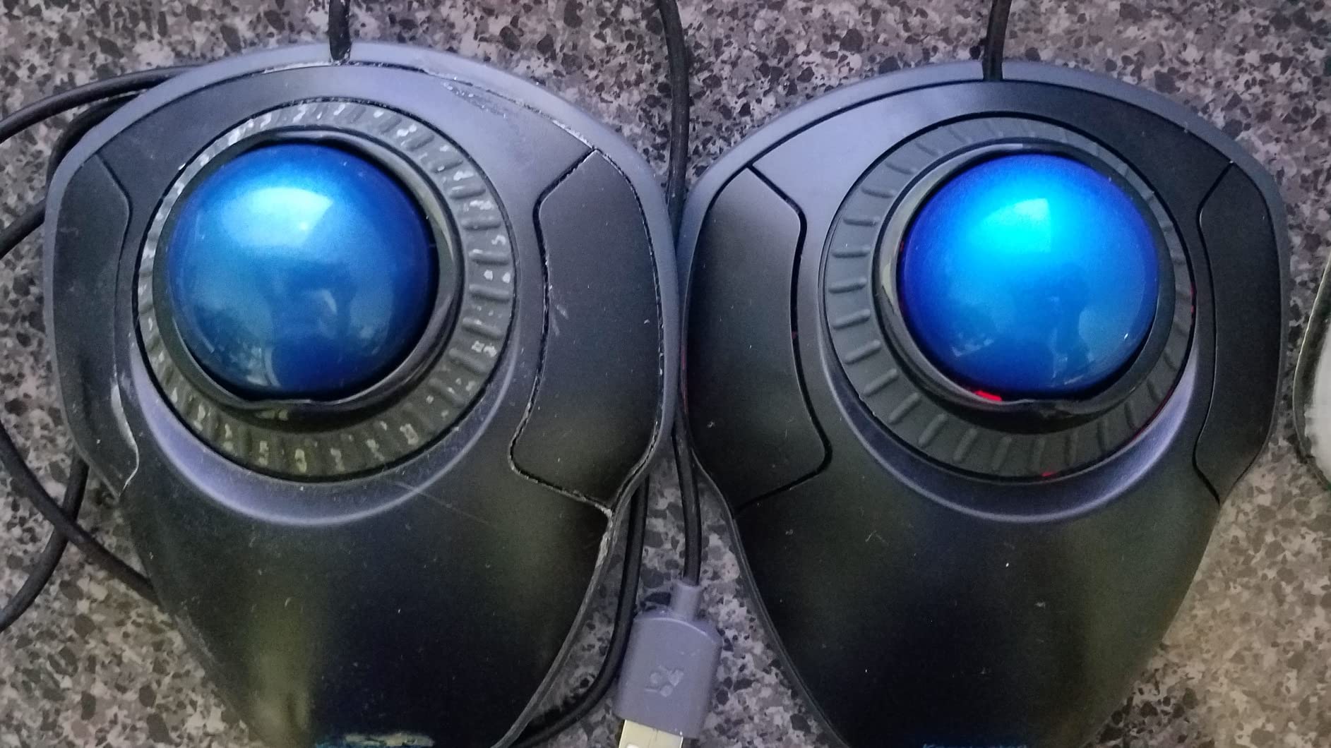 Kensington Orbit Trackball Mouse with Scroll Ring (K75327WW), Black-Grey customer photo 1