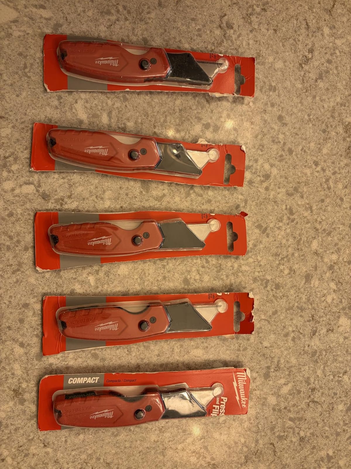 Milwaukee Hand Tools - FASTBACK Compact Flip Utility Knife customer photo 2