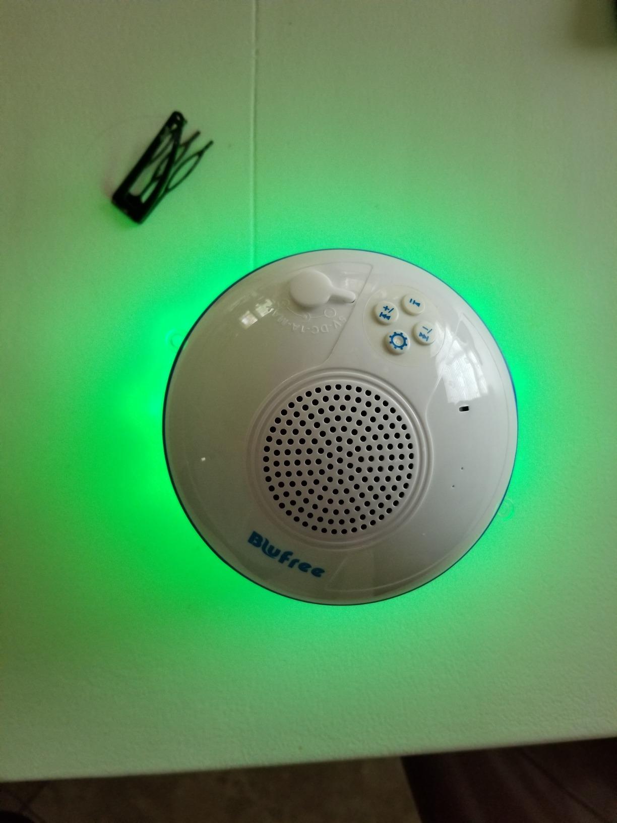 Floating Pool Speaker w/Colorful Lights, Portable Wireless Pool Speaker Bluetooth Waterproof IP68, Built-in Mic & Crystal Clear Sound Floating Hot Tub Speakers for Pools Party Outdoor (White) customer photo 2