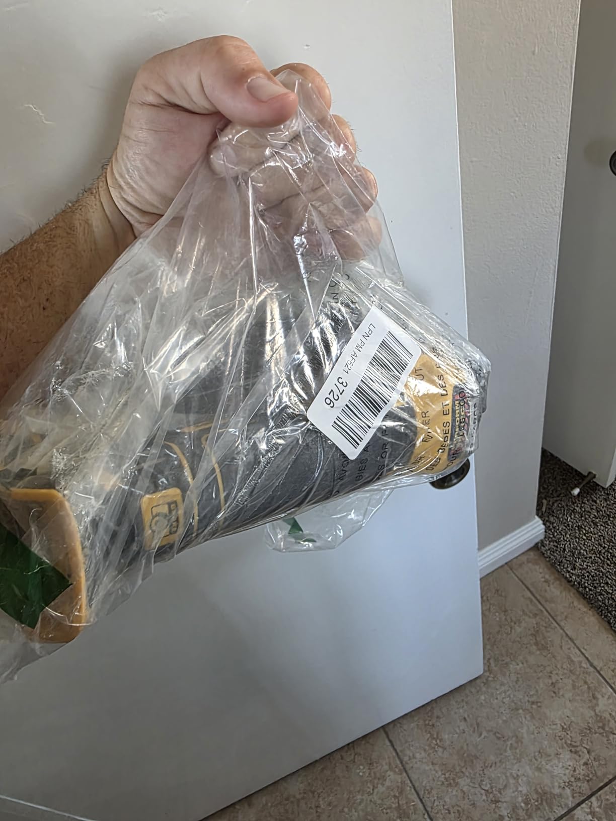 DEWALT 20V MAX* XR Angle Grinder with Kickback Brake, Slide Switch, 4-1/2-Inch, Tool Only (DCG405B) customer photo 1