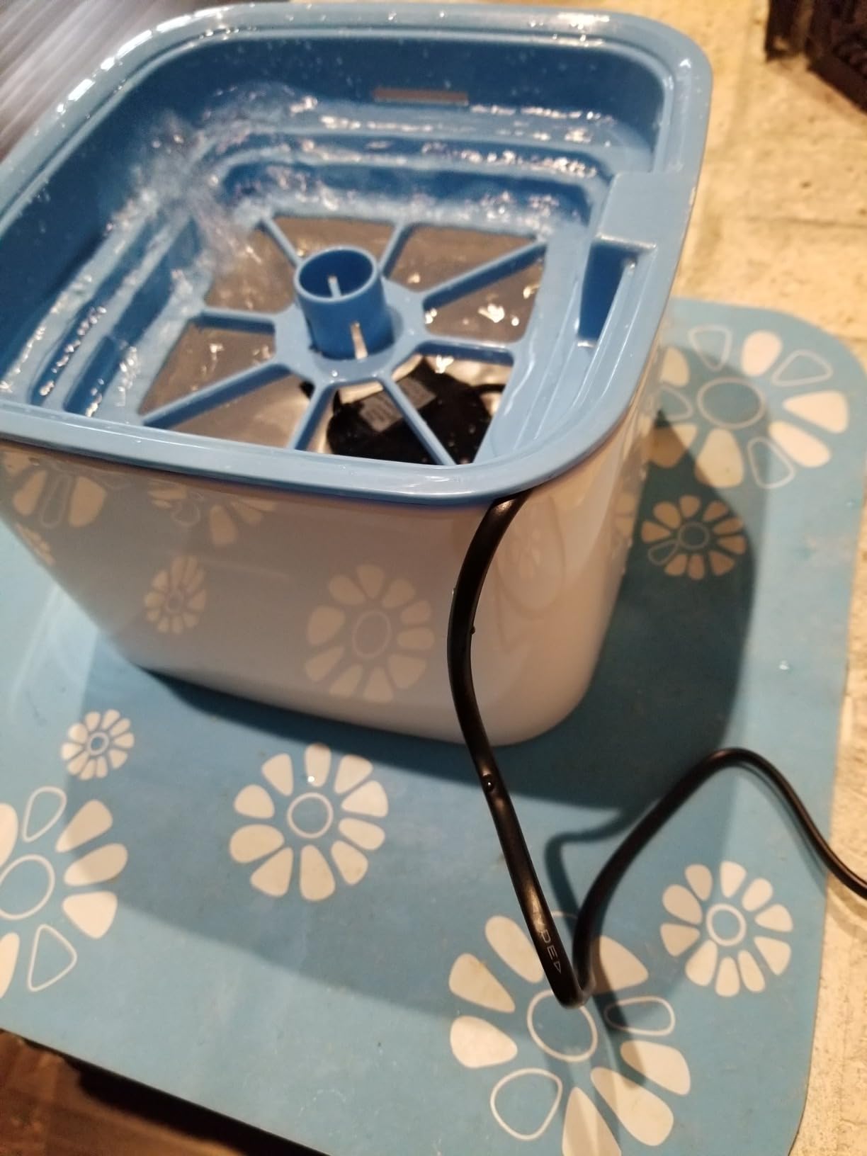 90 GPH Mini Submersible Pump, Small Fountain Pump (5W 350L/H) for water feature, Aquariums, Fish Tank, Tabletop Fountain, Pet Fountain, Indoor or Outdoor Pond Fountain (AC Powered) customer photo 2
