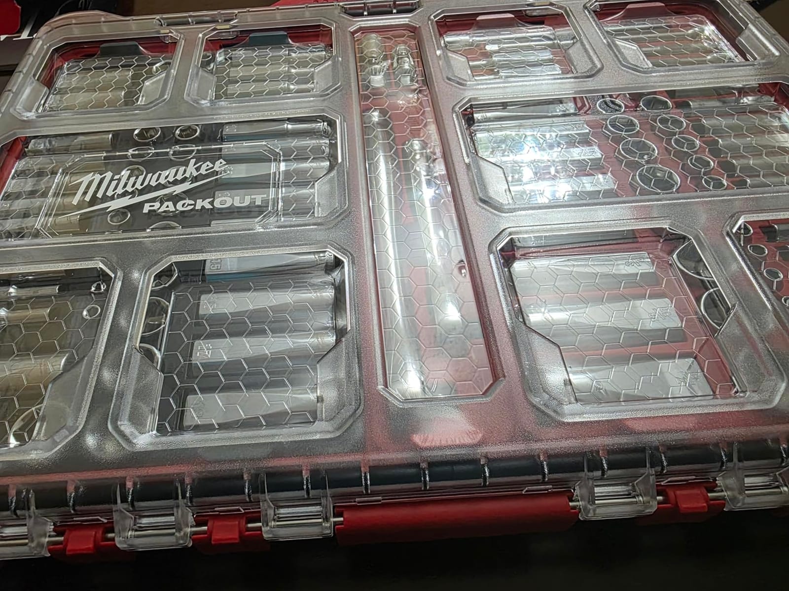 Milwaukee Electric - 1/4-3/8 106PC Rat. and Socket Set in PACKOUT SAE-MM customer photo 1