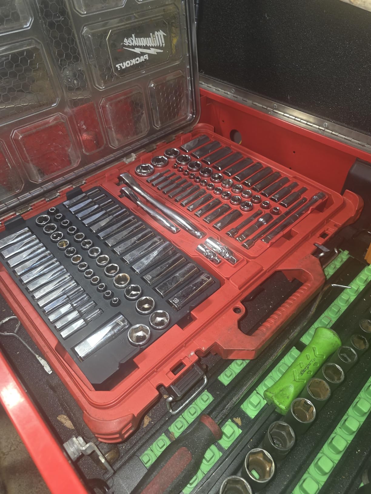 Milwaukee Electric - 1/4-3/8 106PC Rat. and Socket Set in PACKOUT SAE-MM customer photo 2