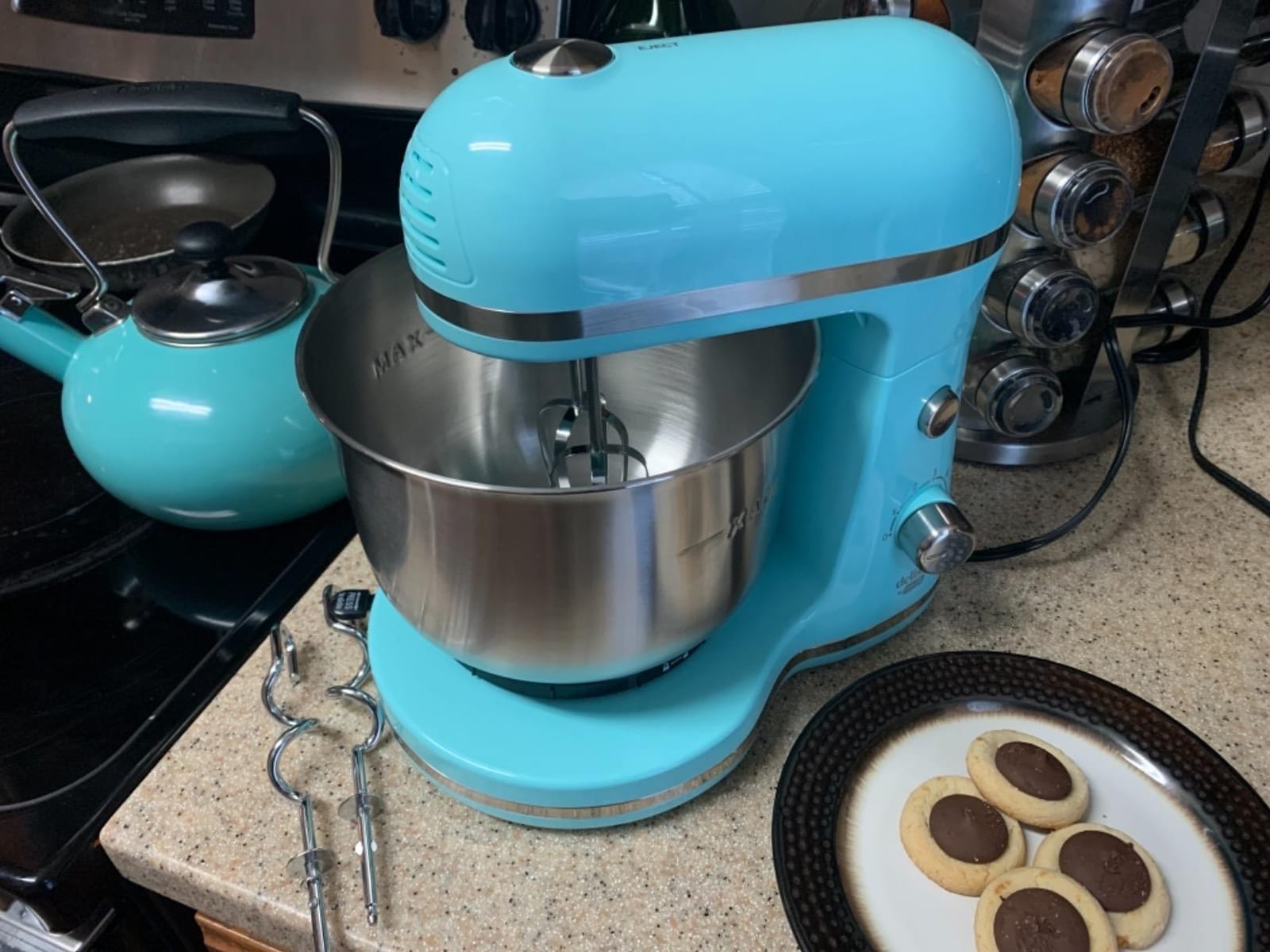 Delish by Dash Stand Mixer - Compact Mixer for Everyday Baking - 5-Speed Power with Removable Mixing Bowl - Dough Hooks Included - Aqua, 3.5-Quart customer photo 2