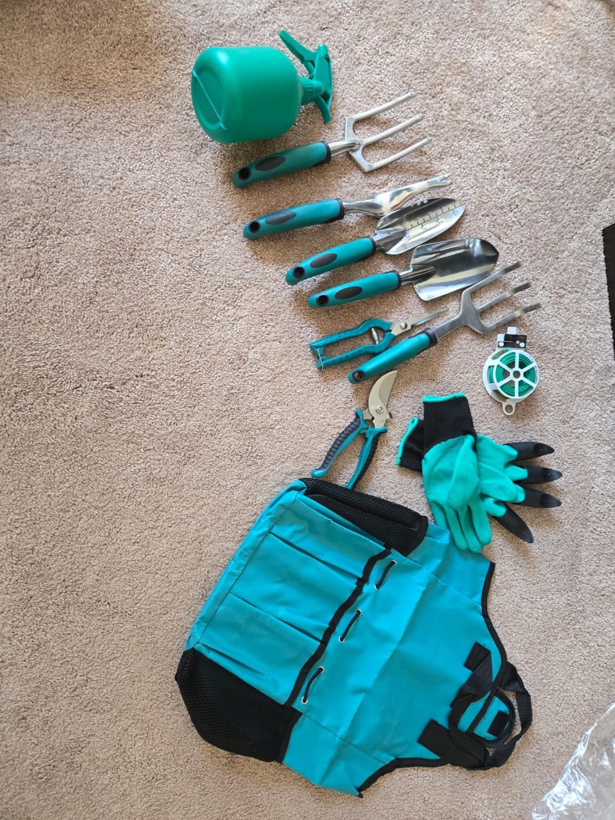 Garden Tool Set, Gardening Gifts for Women, Men, Mom, Dad, 11-Piece Heavy-Duty Aluminum Hand Tools Set with Tote Bag, Ergonomic Handles, Rust-Proof Starter Garden Kits, Gardening Essentials & Supplies customer photo 2