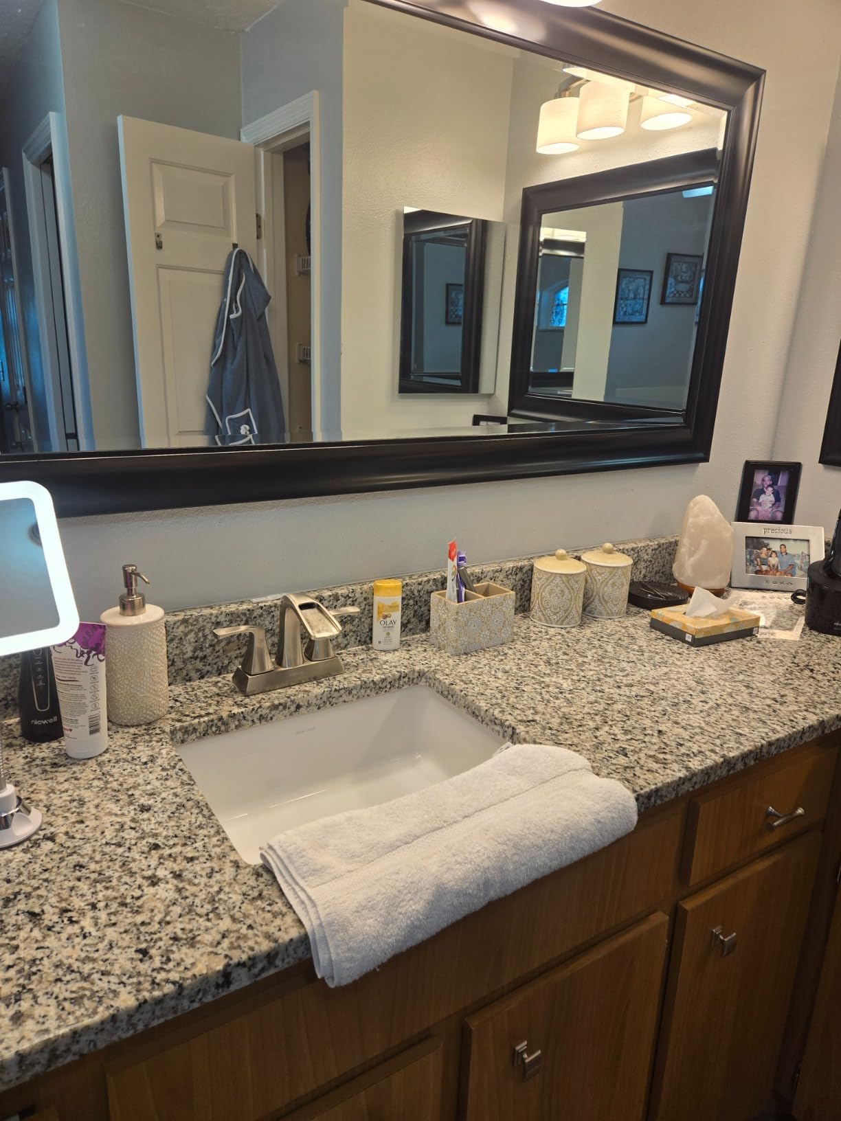 Fancii Rechargeable 10x Magnifying Mirror with 3 LED Light Settings, Dimmable Touch Light, Cordless, Locking Suction Mount, Lighted Mirror for Bathroom or Travel, Mira 2 (White) customer photo 1