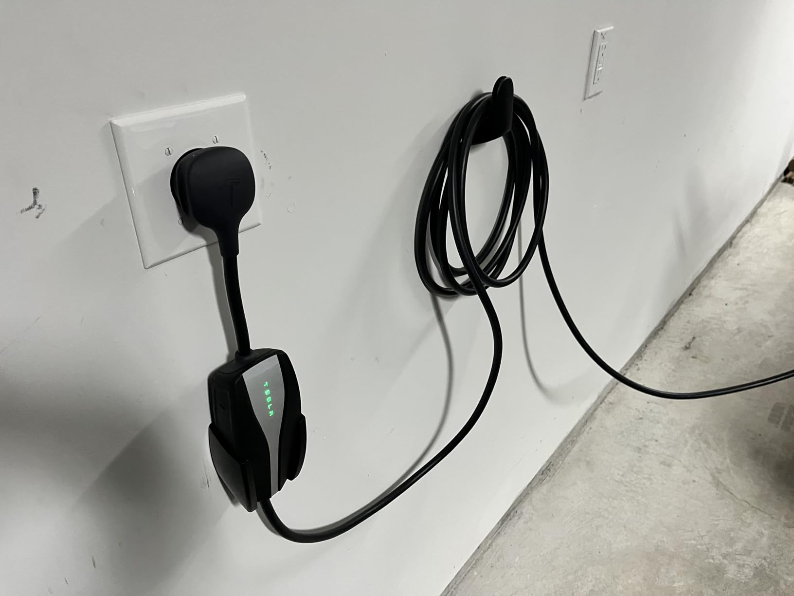 Tesla Mobile Charger Wall Mount Cable Organizer Bracket with UMC Holder fit Tesla Gen 2 Mobile Connector Charging Cable Cord Model 3 Y X S customer photo 1