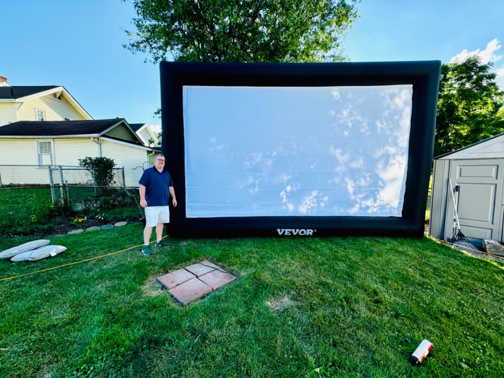 VEVOR Inflatable Projector Screen for Outdoor Use with 350W Air Blower customer photo 2