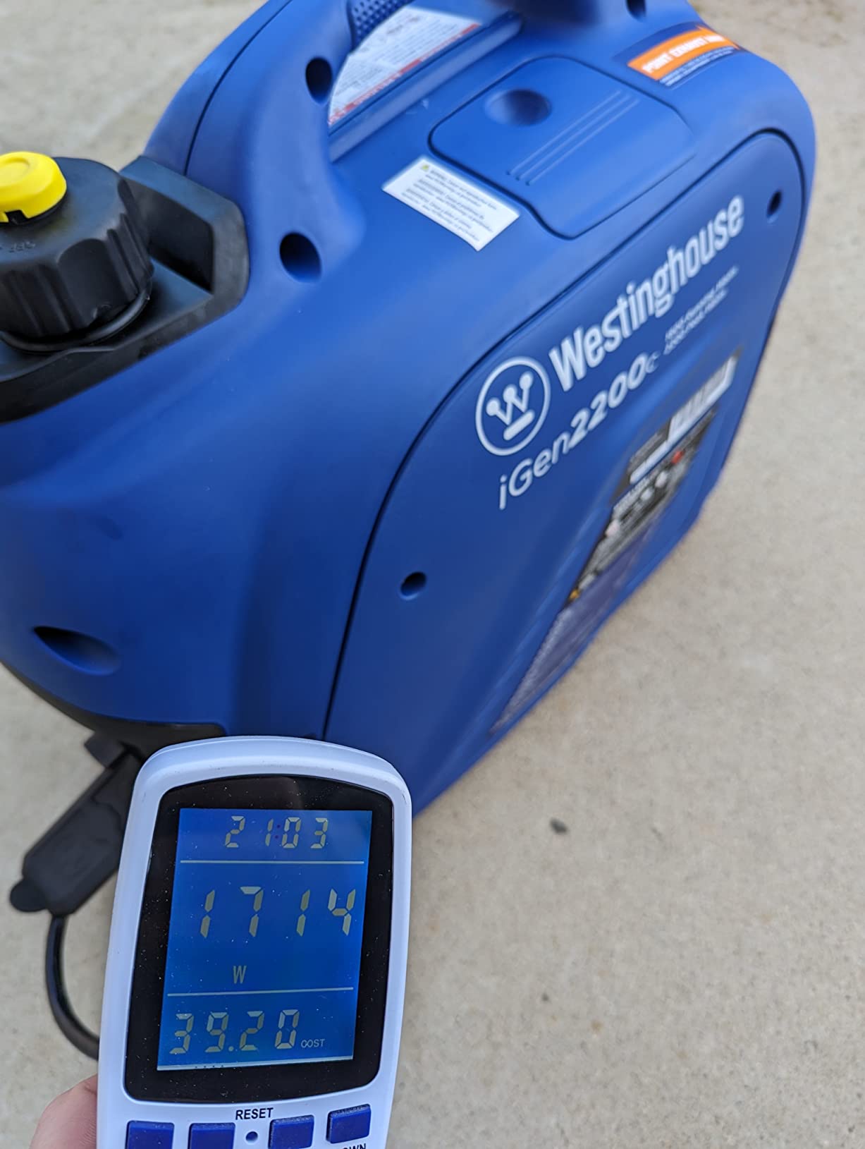 Westinghouse 2800 Peak Watt Super Quiet & Lightweight Portable Inverter Generator, Gas Powered, CO Sensor, Parallel Capable, Long Run Time customer photo 2