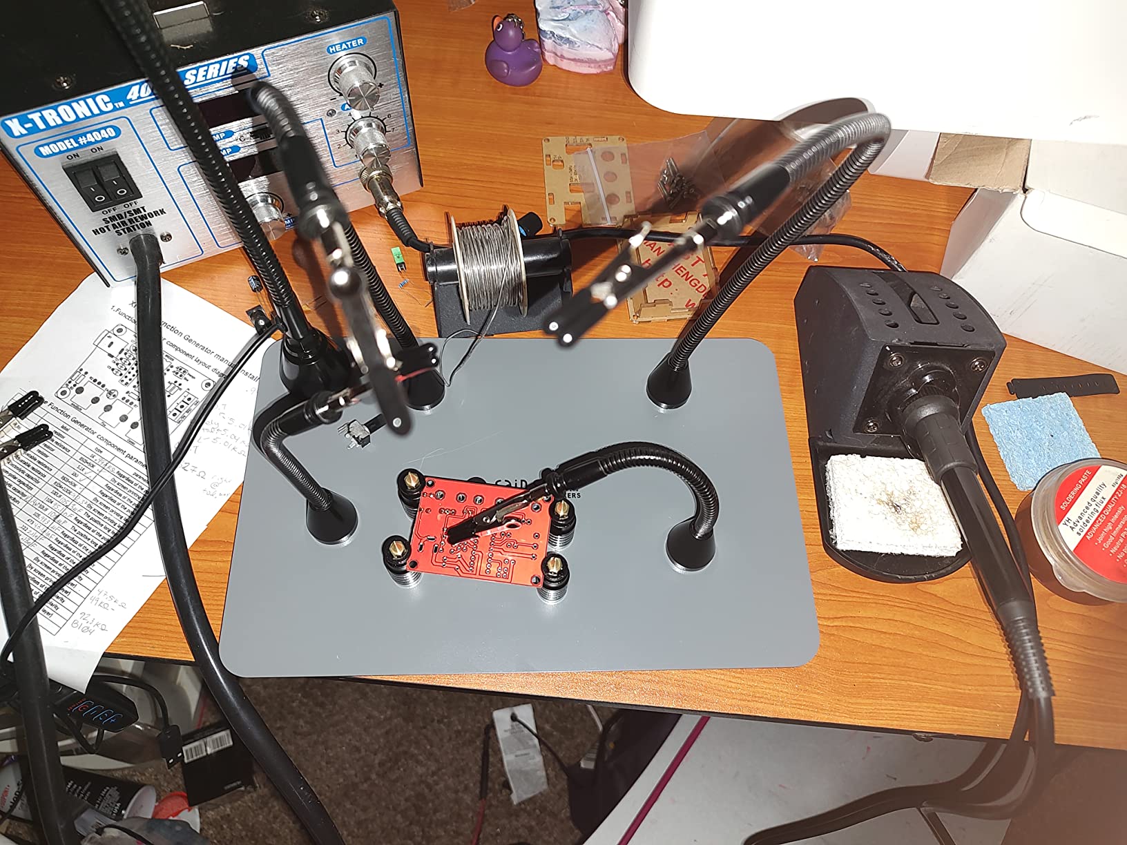 SainSmart Magnetic Helping Hands Soldering Station with an 11.1 x 7.1 Inch Larger Base, 5X LED Magnifying Lamp, 4 PCB Circuit Board Holder & 4 Flexible Magnetic Helping Hands customer photo 1