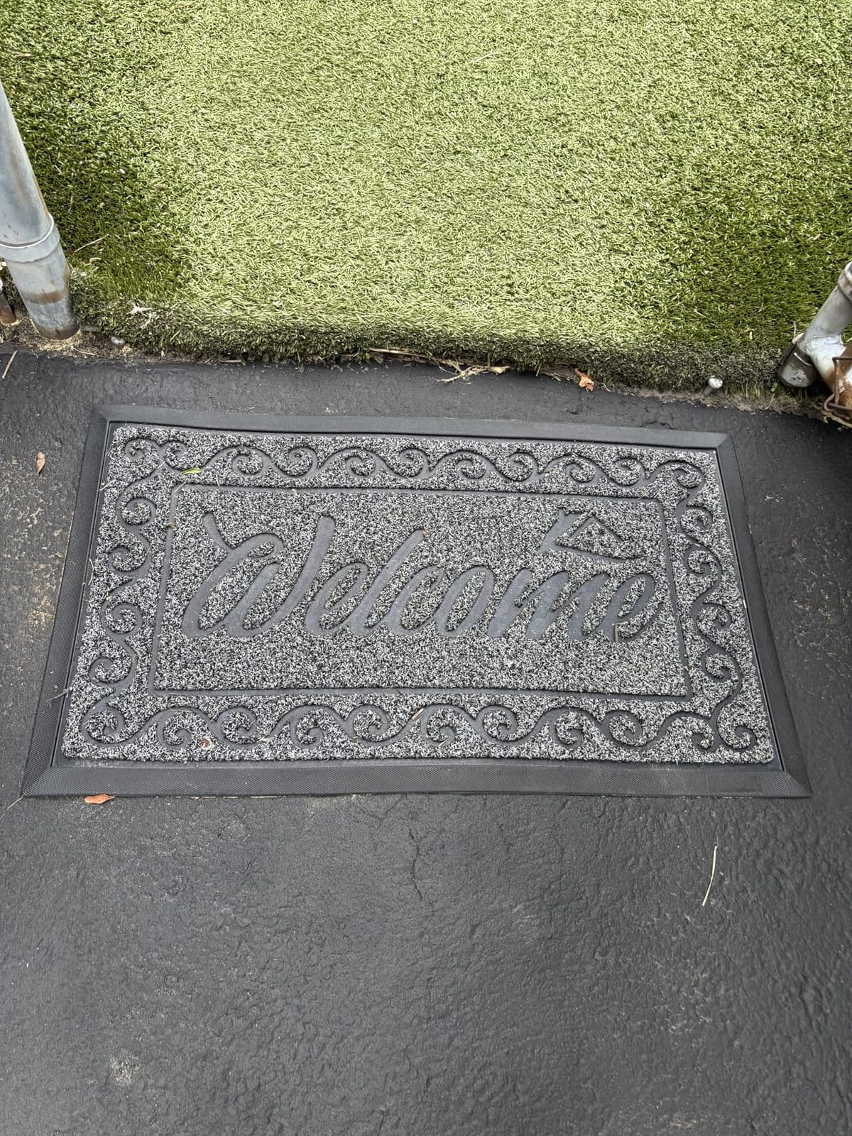 Yimobra Welcome Mat, Heavy Duty Sturdy Door Mats for Home Entrance Outdoor Indoor, Front Doormat for Outside Patio Floor Entry Porch Garage Office, Waterproof, Low Profile, 29.5x17, Black Grey customer photo 1
