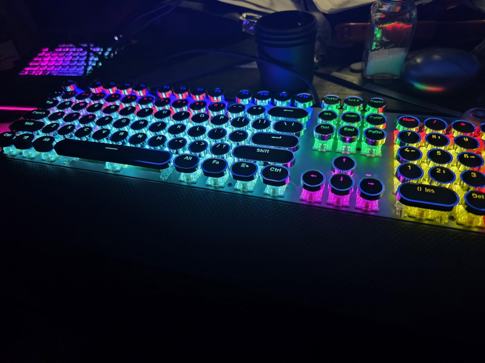 AULA F2088 Typewriter Style Mechanical Gaming Keyboard Wired, 104 Keys customer photo 2