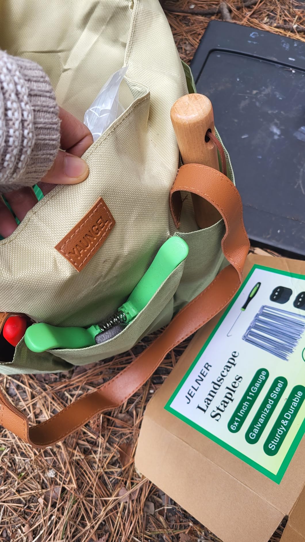 YAUNGEL Gardening Tools Set of 10 Heavy Duty Gardening Hand Tools Stainless Steel Garden Tools with Wooden Handle, Storage Garden Bag, Gardening Gifts for Women and Men customer photo 1