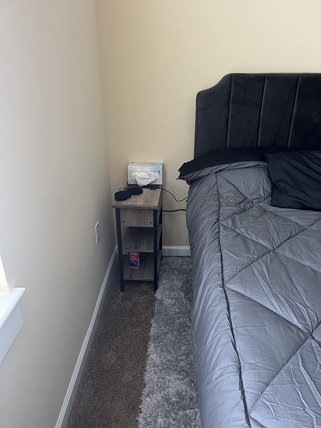 HOOBRO End Table with Charging Station, Narrow Side Table, Flip Top Nightstand with USB Ports and Outlets, Bedside Tables with Shelf for Small Spaces, Living Room, Rustic Brown BF341BZ01 customer photo 1