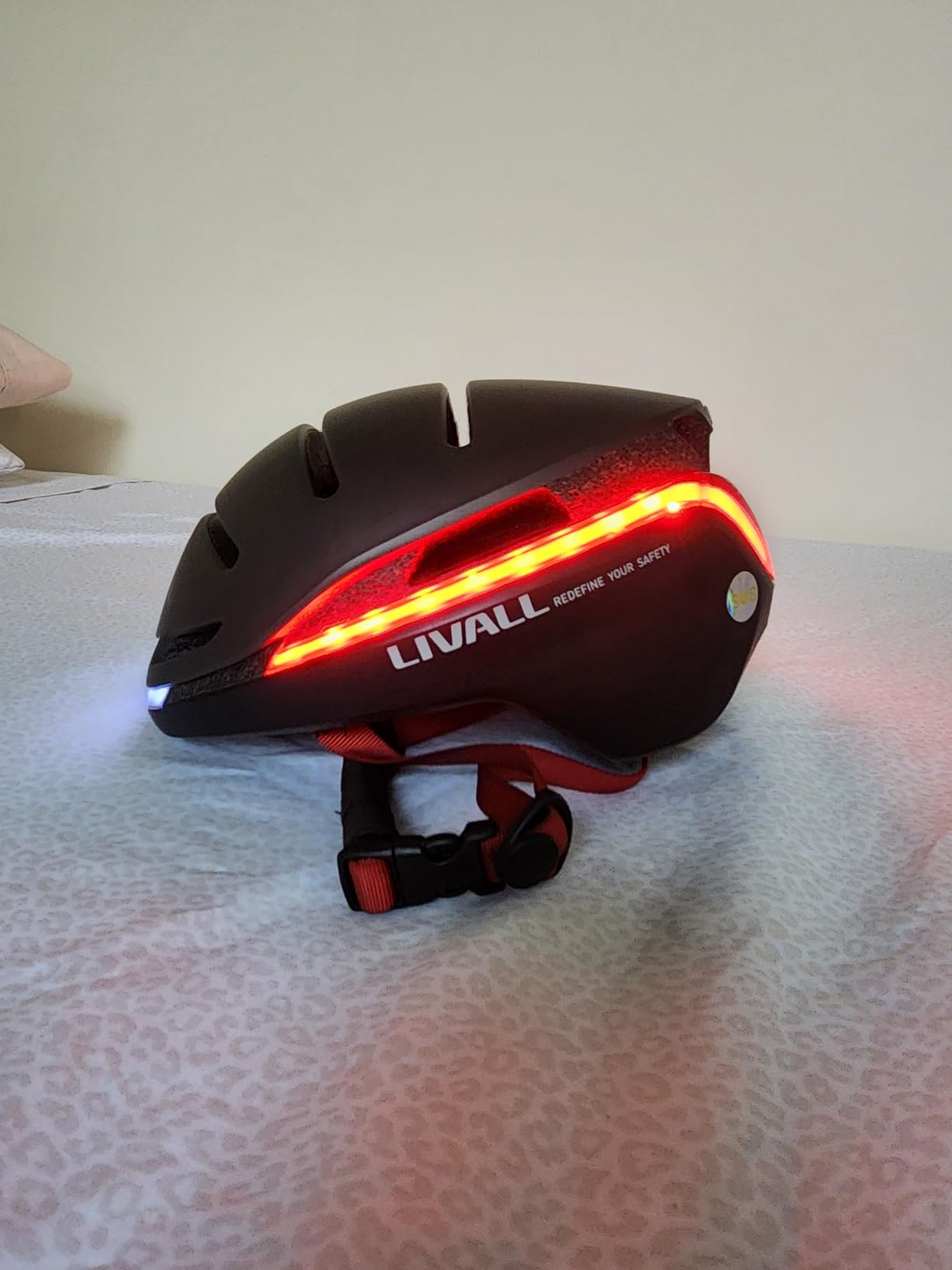 LIVALL EVO21 Smart Bike Helmet with Light, Smart Helmet with Wide-Angle Light | Turn Signals | Brake Warning Light | Fall Detection, Bike Helmets for Men Women, Bicycle Helmet for Urban Commuter customer photo 2
