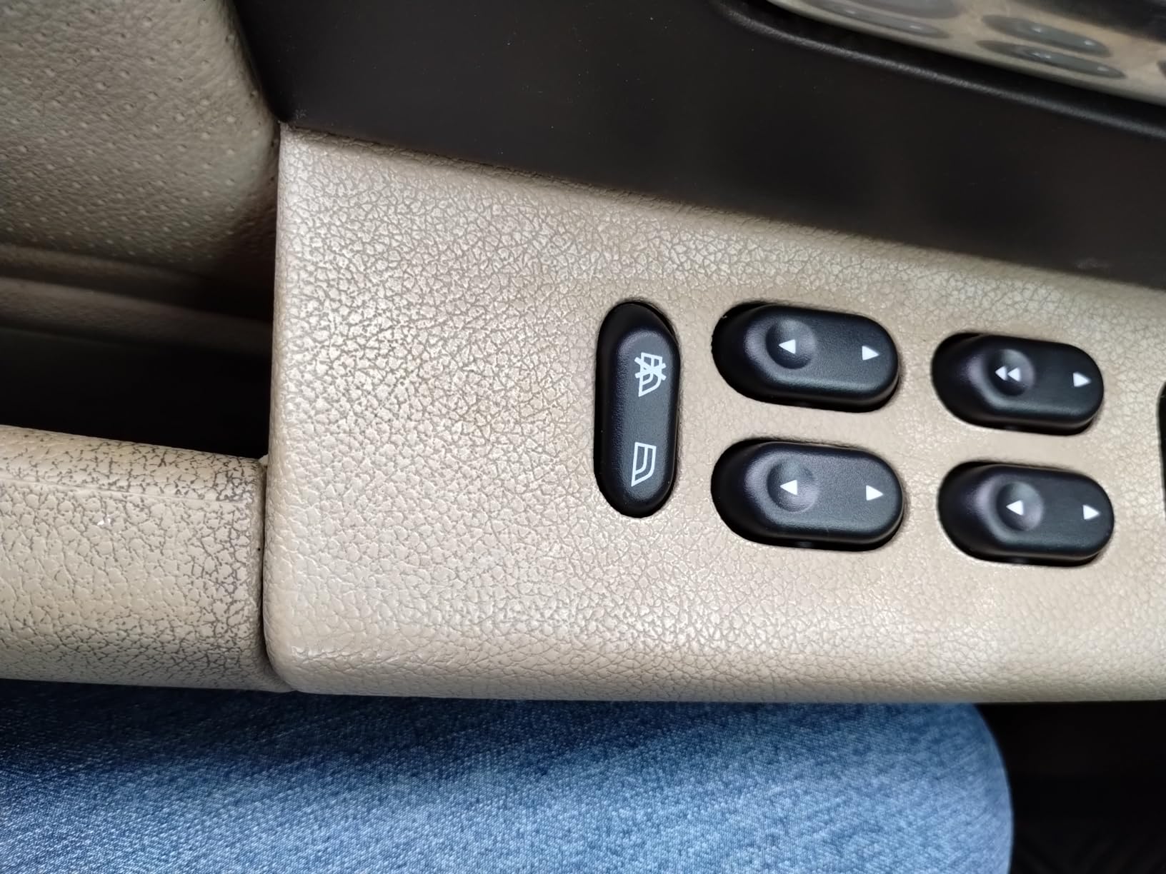 Master Power Window Switch for 2004-2008 Ford F-150 03-06 Expedition | Compatible with 2003-2008 Crown Victoria, 06-08 Lincoln Mark LT, 03-08 Grand Marquis/Marauder, Replace OEM 5L1Z14529AA customer photo 1