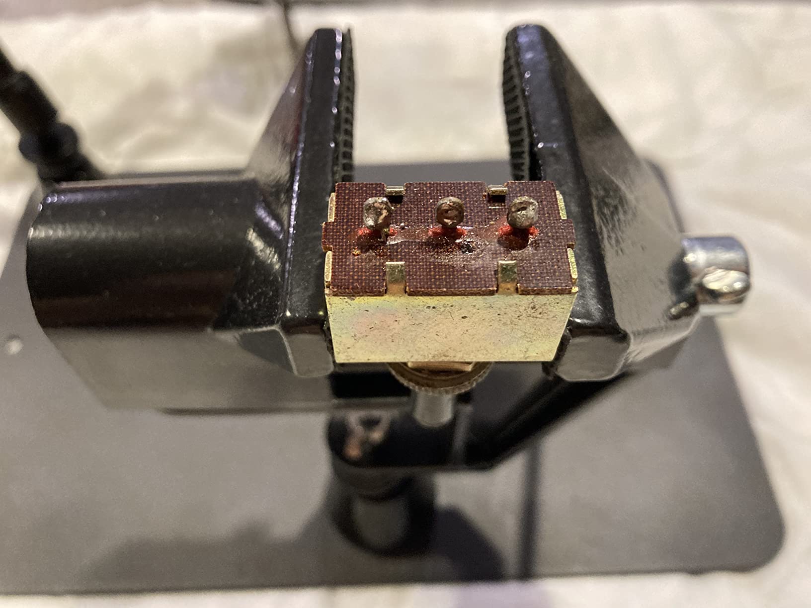 Magnetic Helping Hands Soldering Third Hand, PCB Circuit Board Holder with 3X LED Magnifying Lamp, 360 Hot Air Gun Holder, Extra Large & Heavy Duty Base Plate | Flexible Arms for Soldering Station customer photo 2