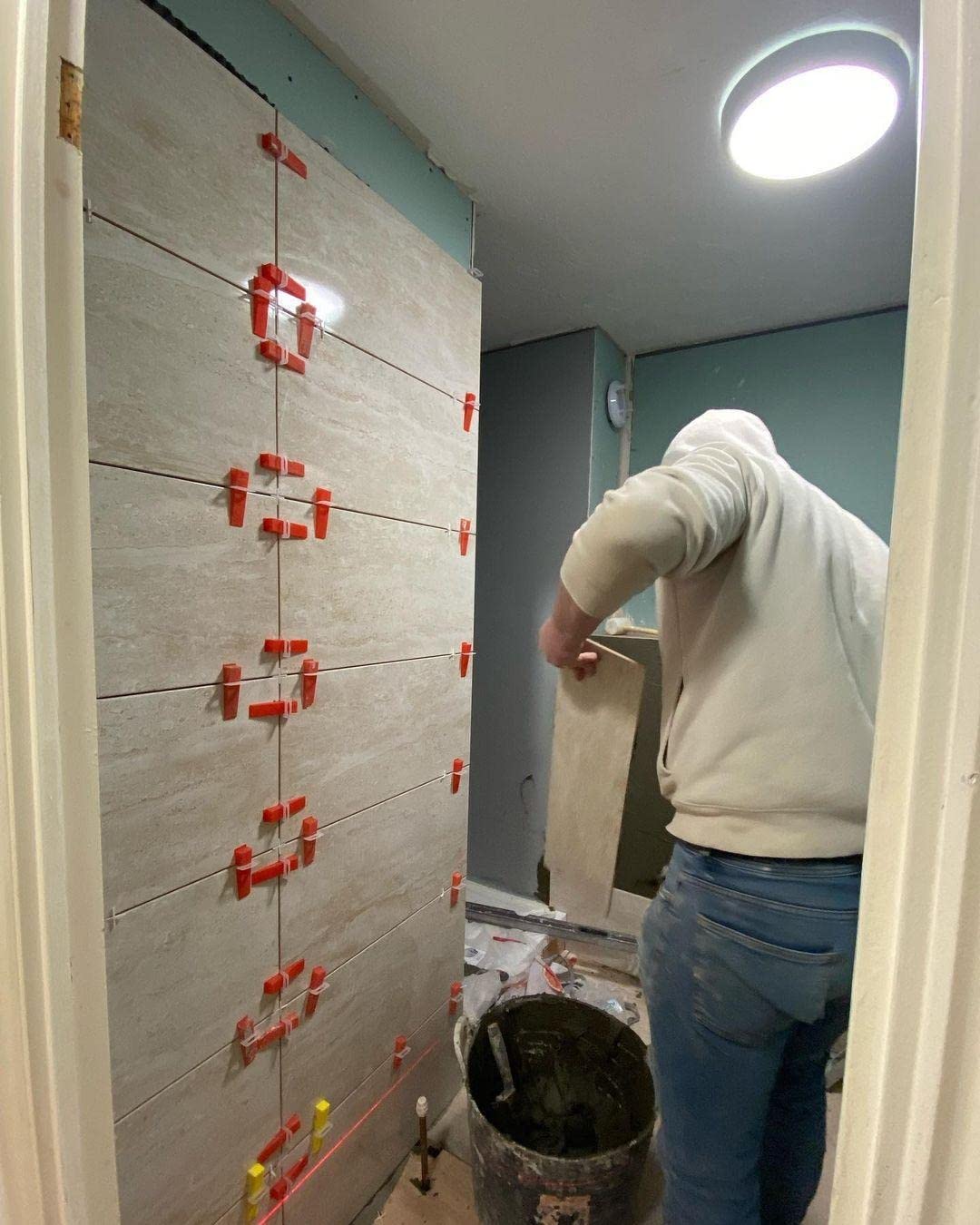 Tile Leveling System with Tile Plier, 1000-Piece Tile Spacers Clips and 200-Piece Reusable Wedges, Tile Leveler Tool Set for Ceramic Tile and Stone Installation (1/16 Inch Tile Spacers) customer photo 1
