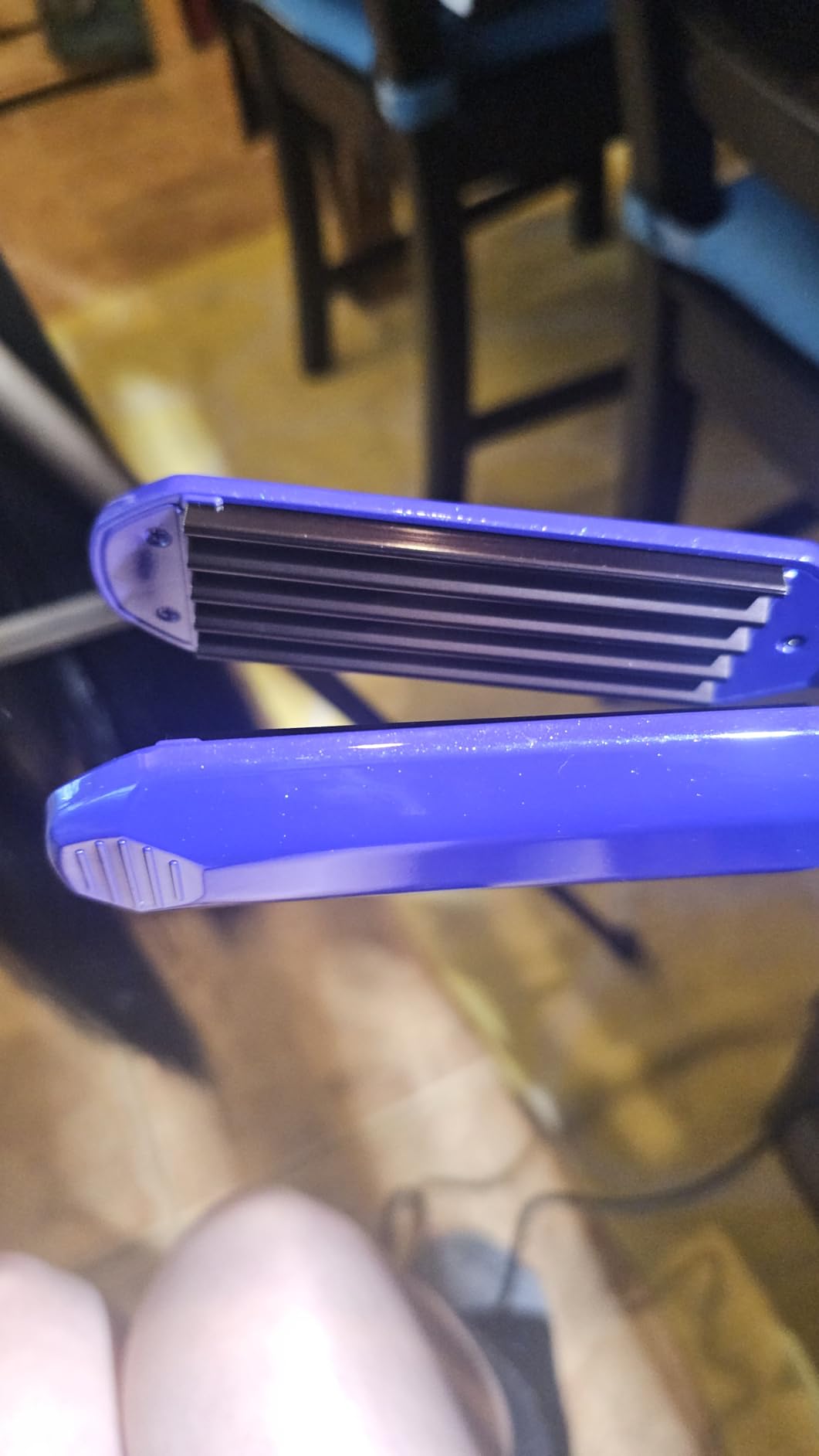 MBHAIR Ceramic Crimper Iron Volumizing Fluffy Hair, Anti Static Adj Temp customer photo 1