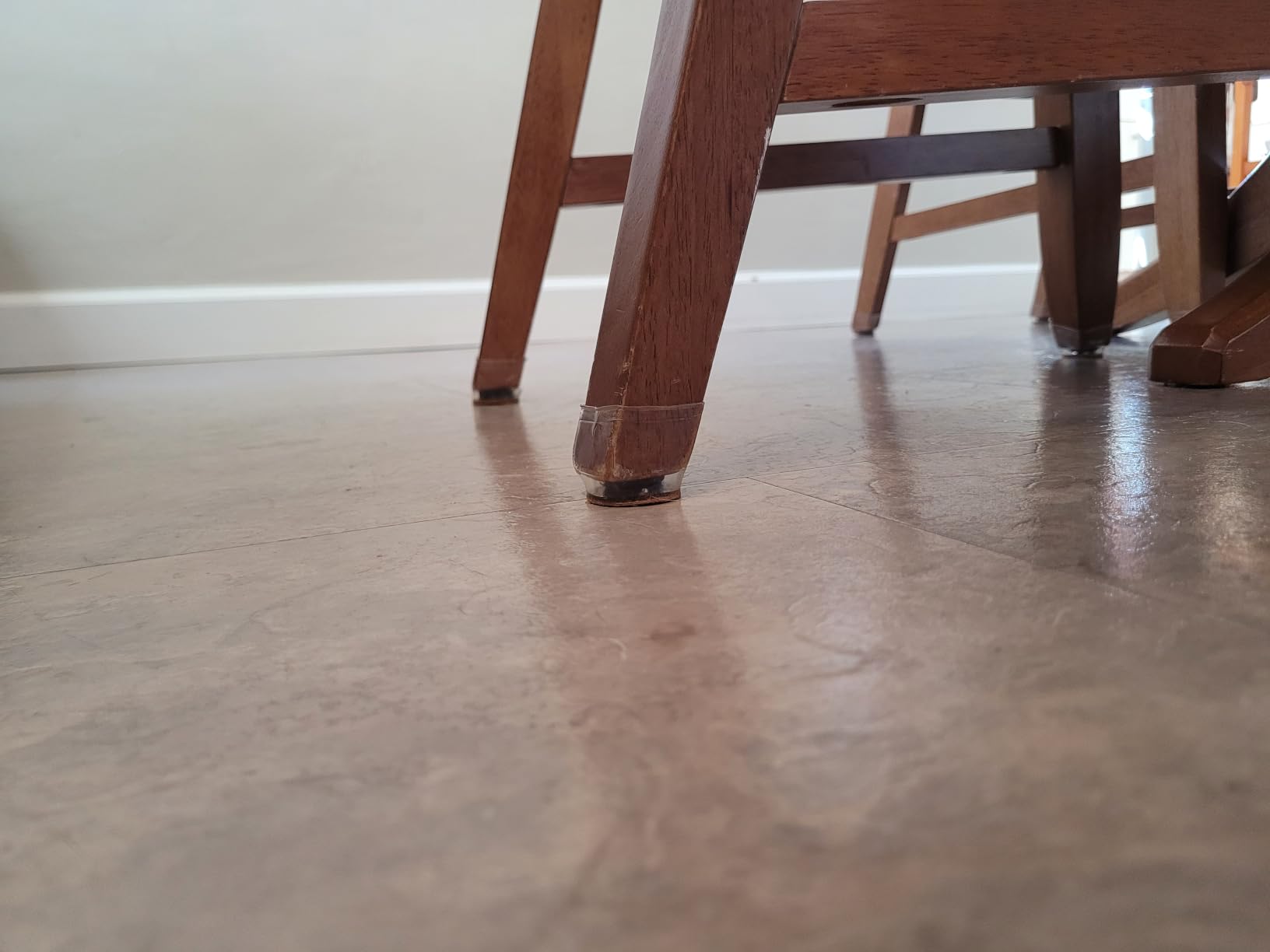 VIUME 24 Pcs Chair Leg Floor Protectors for Hardwood Floors Round customer photo 2