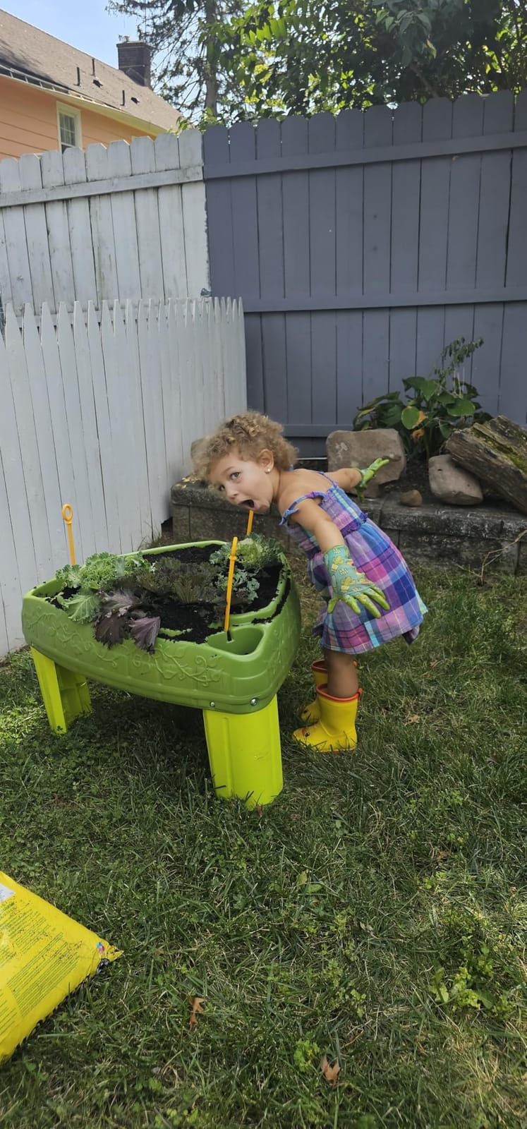Simplay3 Seed to Sprout Raised Garden Planter, Kids Outdoor Kit with Garden Tools for Growing Flowers or Vegetables, Green, Made in USA customer photo 1