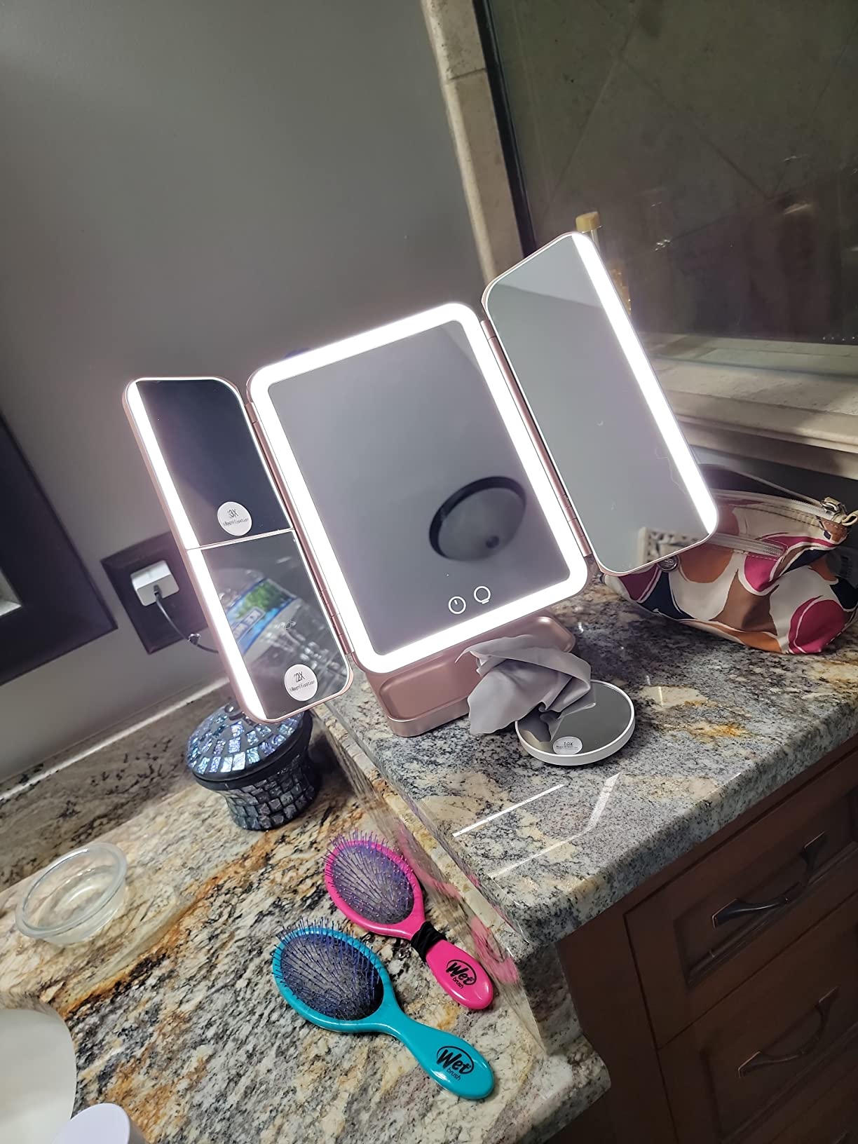EASEHOLD Trifold Lighted Makeup Vanity Mirror with Lights and Magnification customer photo 1