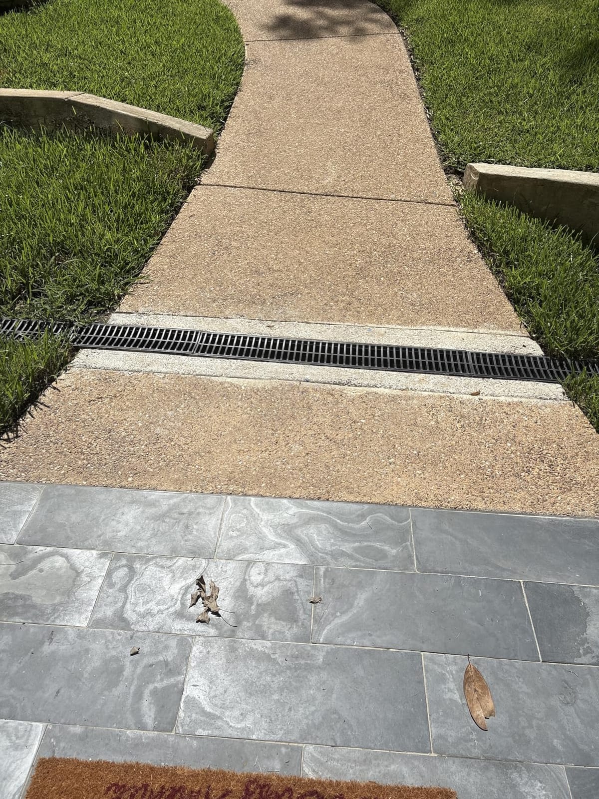 VEVOR Trench Drain System Channel Drain 5.9x5.1-Inch HDPE Drainage Trench, Black Plastic Garage Floor Drain with Plastic Grate, 6x39 Trench Drain Grate, with 6 End Caps, for Garden, Driveway-6 Pack customer photo 1